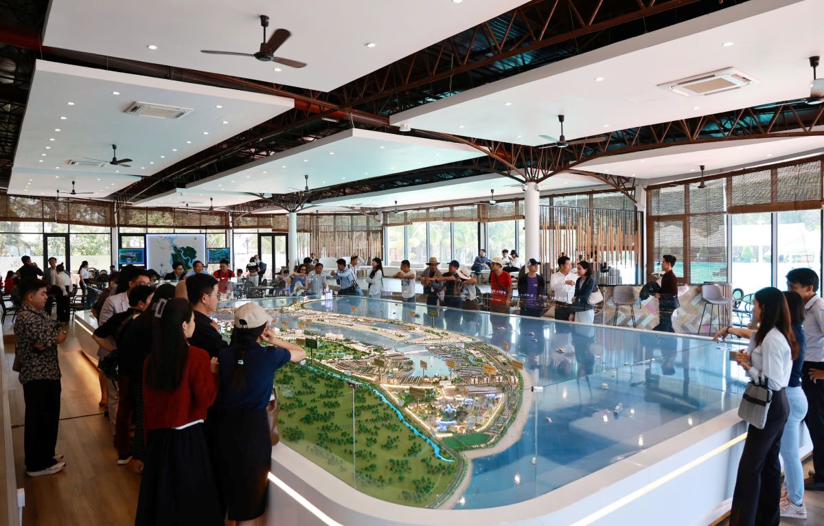 Trước giờ khai m&agrave;n VnExpress Marathon, runner v&agrave; du kh&aacute;ch n&oacute;i g&igrave; về Vinhomes Green Paradise? - Ảnh 7.