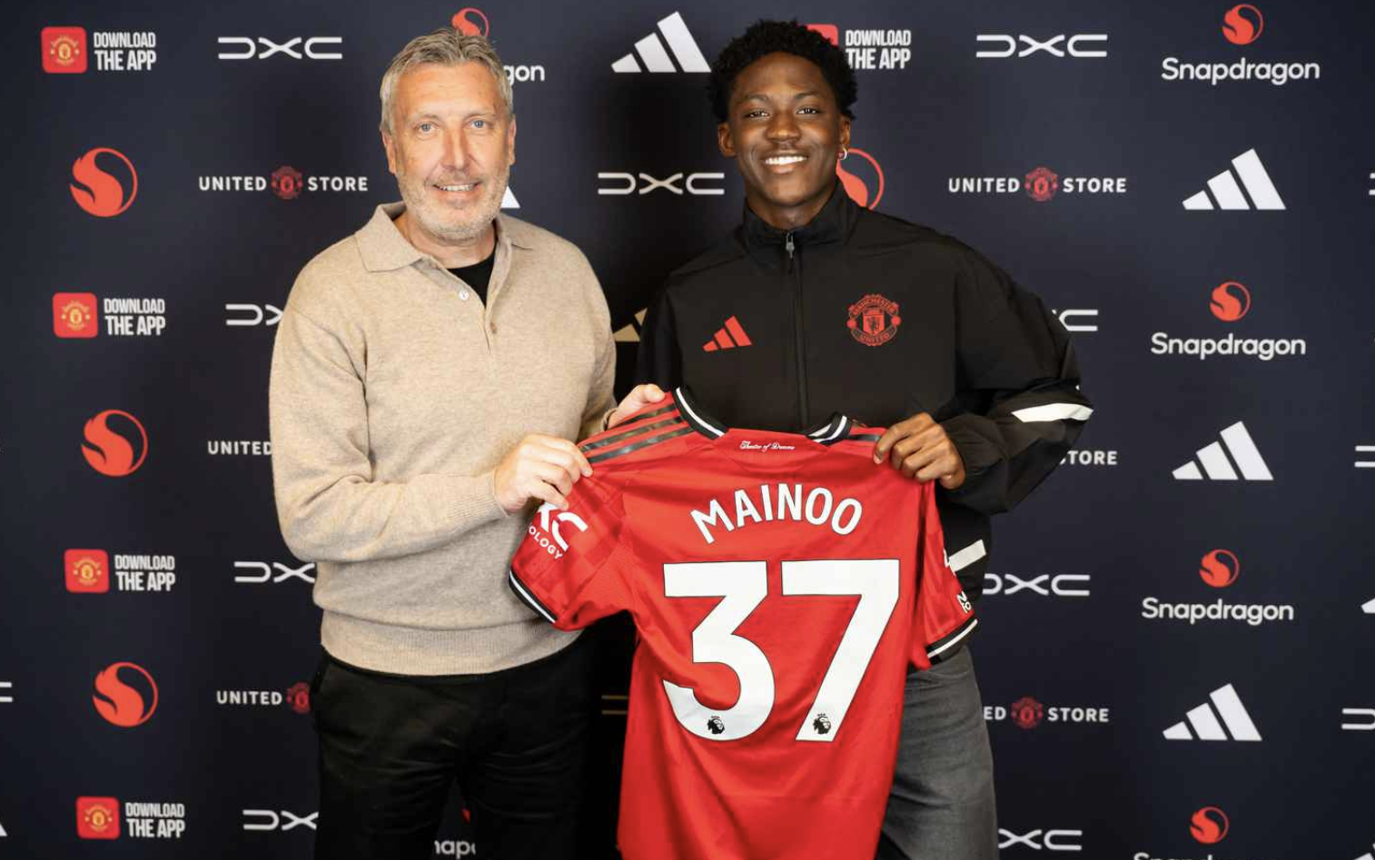 Kobbie Mainoo gia hạn 5 năm với Man United, lương tăng gấp 8 lần