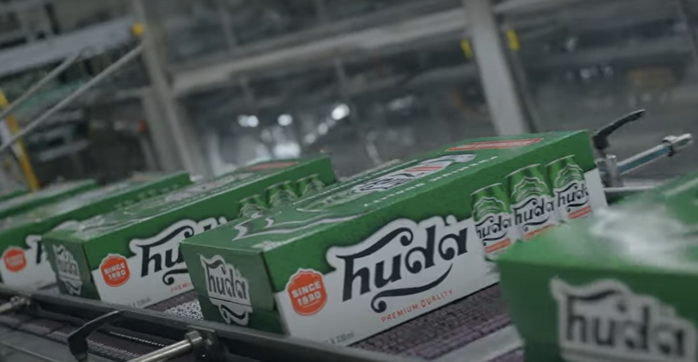 Heineken khiếu nại, Bia Carlsberg Việt Nam bị phạt 200 triệu đồng - Ảnh 1.