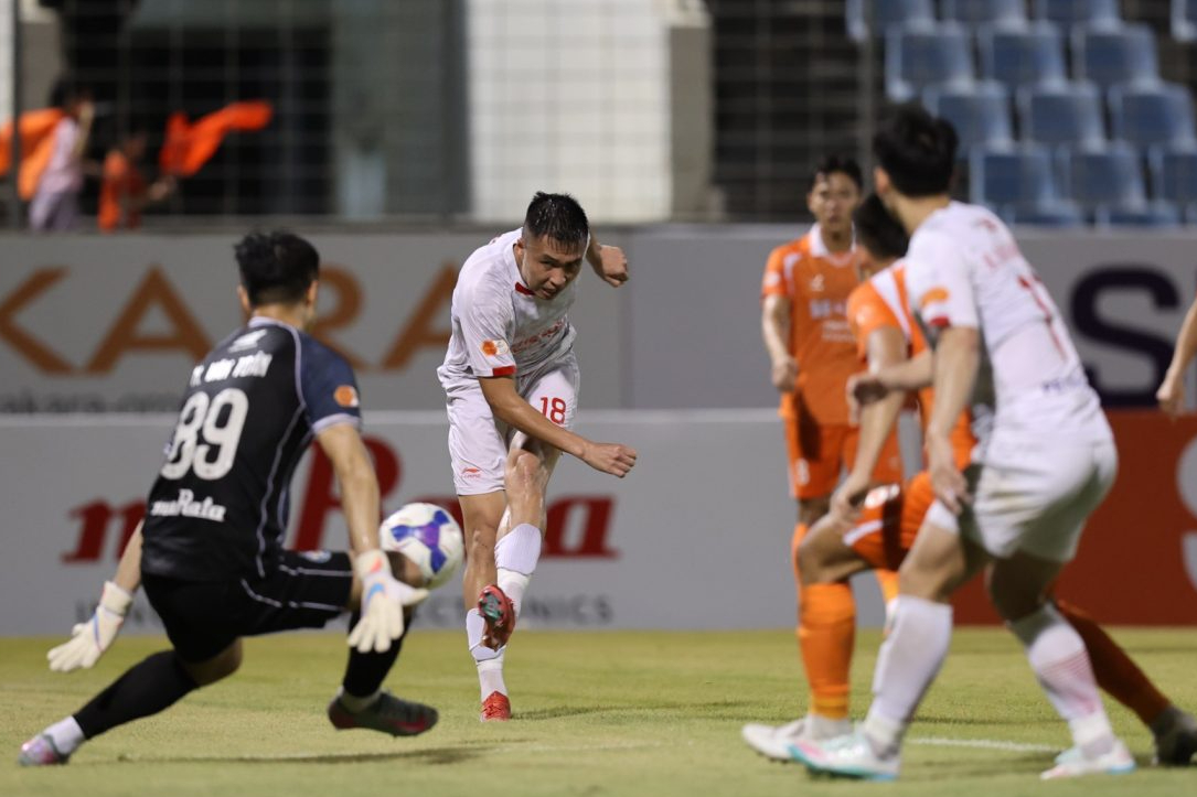 Vòng 21 V-League 2025-2026: "Vua áo đen" Hàn Quốc cầm còi trận đại chiến Thể Công Viettel - Ninh Bình - Ảnh 3.
