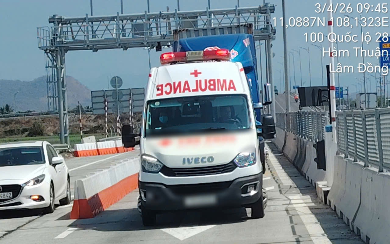Nguyên nhân xe cứu thương bị lập biên bản trên đường cao tốc