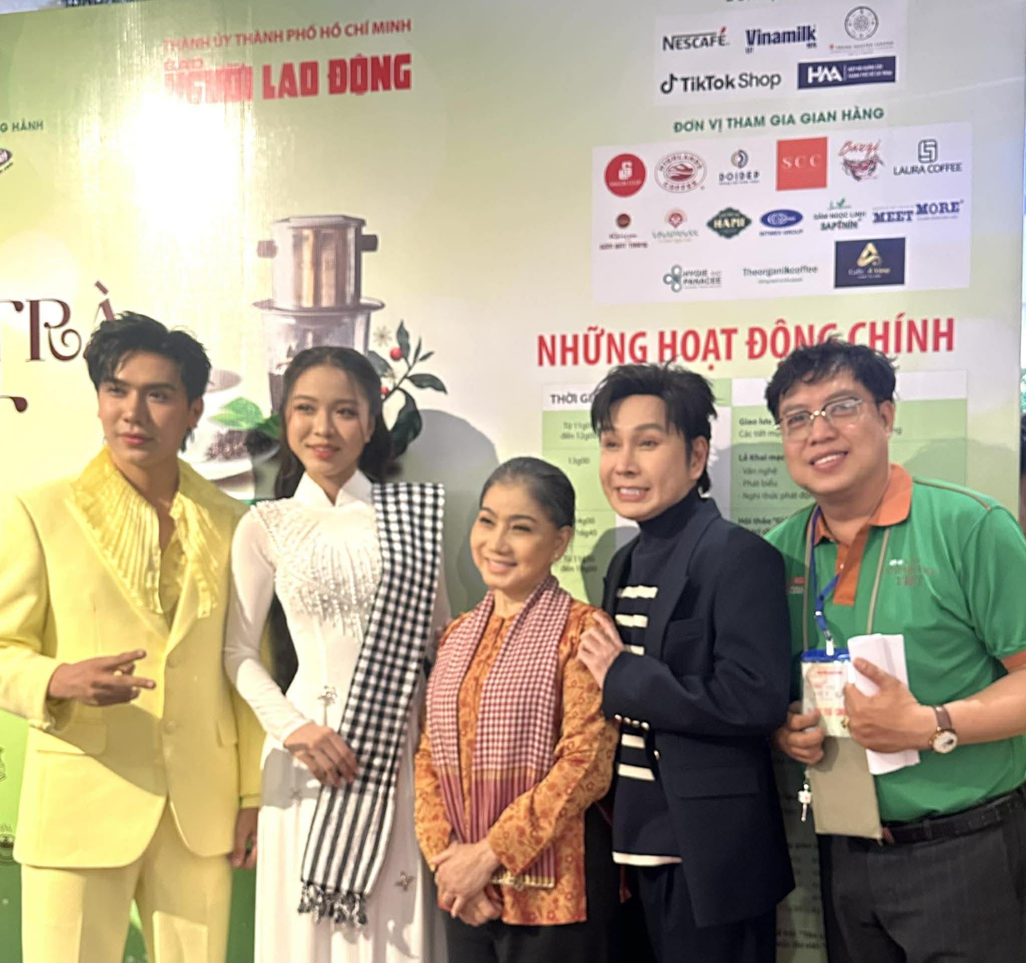 Gala "&Acirc;m nhạc v&agrave; c&agrave; ph&ecirc;": Những rung động từ tr&aacute;i tim NSND Phượng Loan, NSƯT Vũ Lu&acirc;n - Ảnh 1.