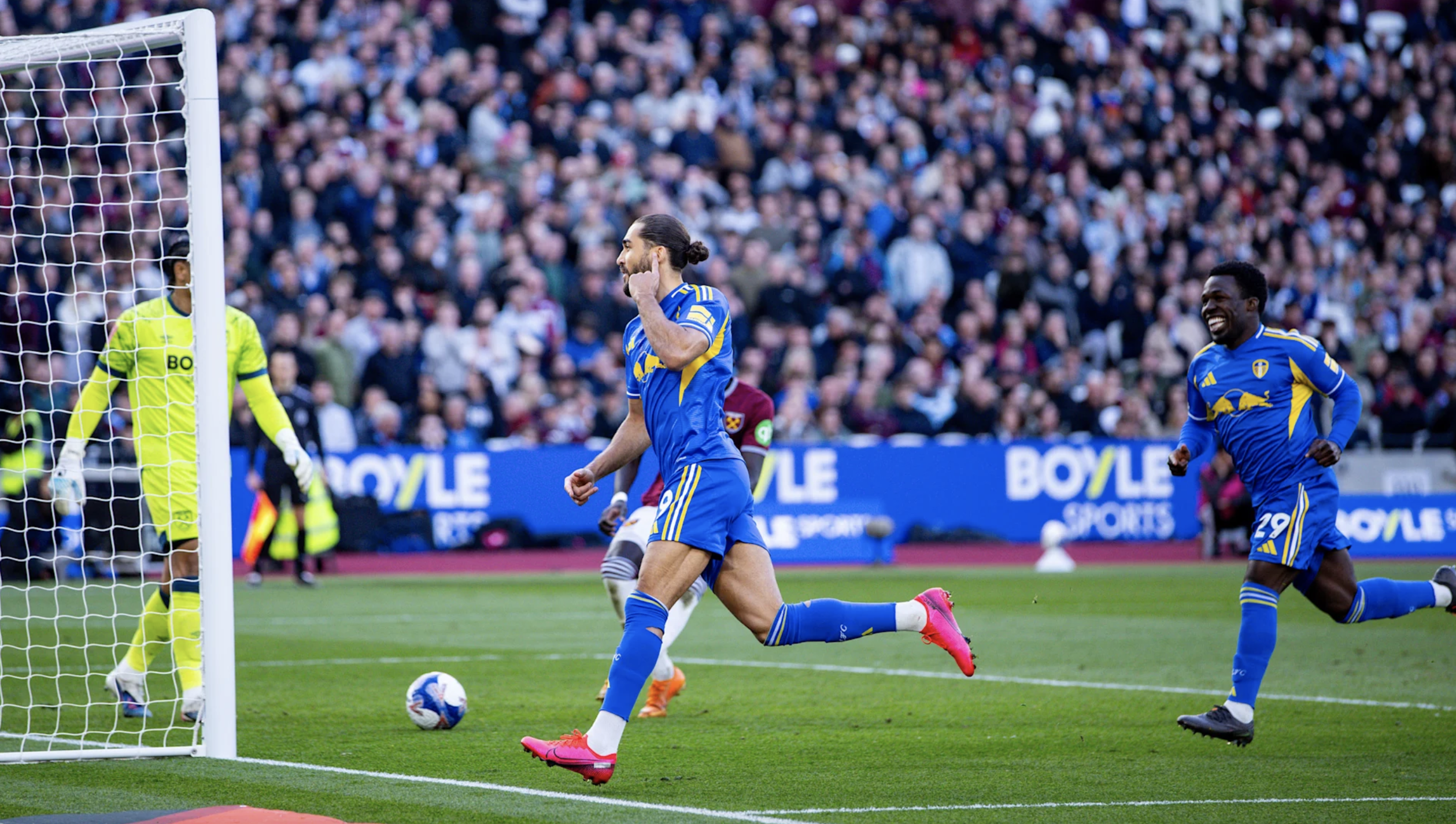 "Đấu súng" nghẹt thở, Leeds United vào bán kết FA Cup chờ chiến Chelsea - Ảnh 4.