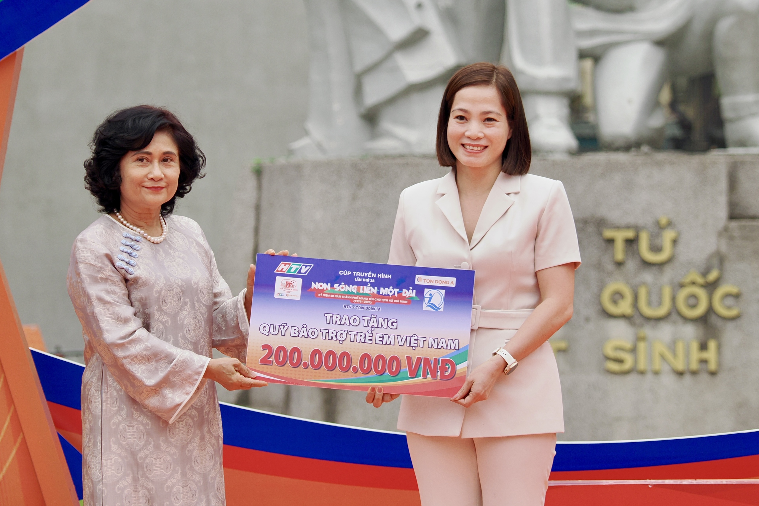 C&uacute;p xe đạp truyền h&igrave;nh TP HCM 2026: &Aacute;o v&agrave;ng, &Aacute;o xanh c&ugrave;ng đổi chủ sau chặng đua kịch t&iacute;nh   - Ảnh 8.