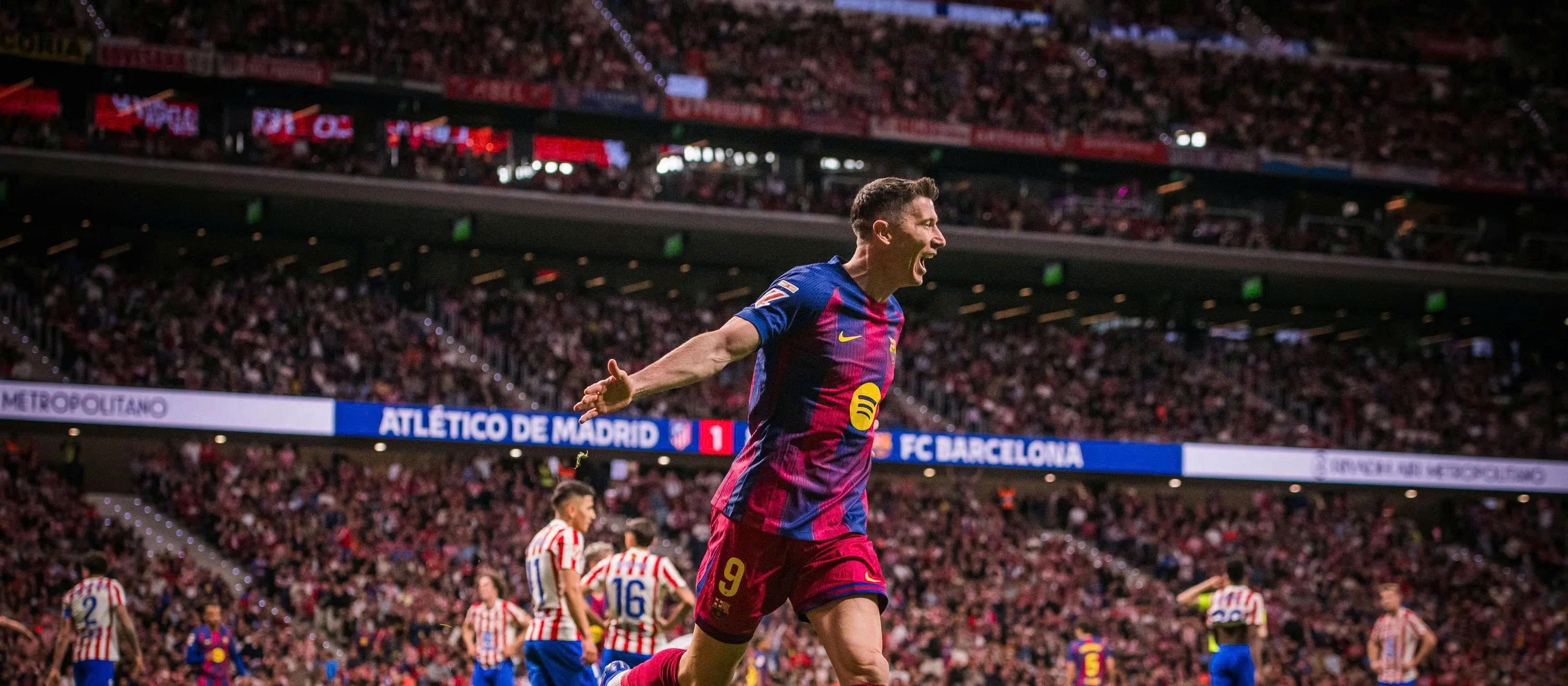 Real Madrid lạc lối, cuộc đua La Liga nghi&ecirc;ng về Barcelona - Ảnh 2.