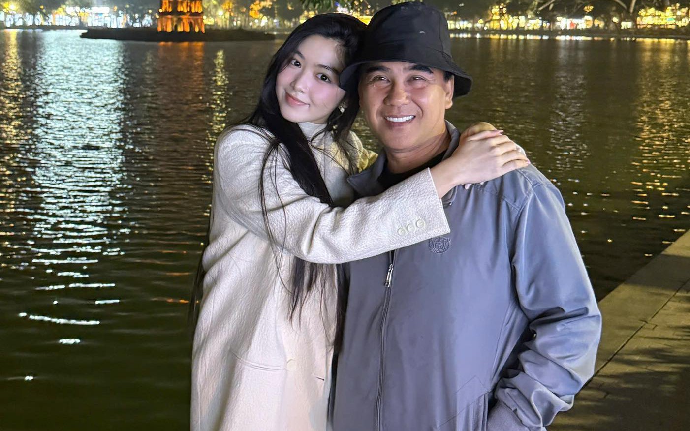 Quyền Linh tặng con gái Lọ Lem "món quà" đặc biệt