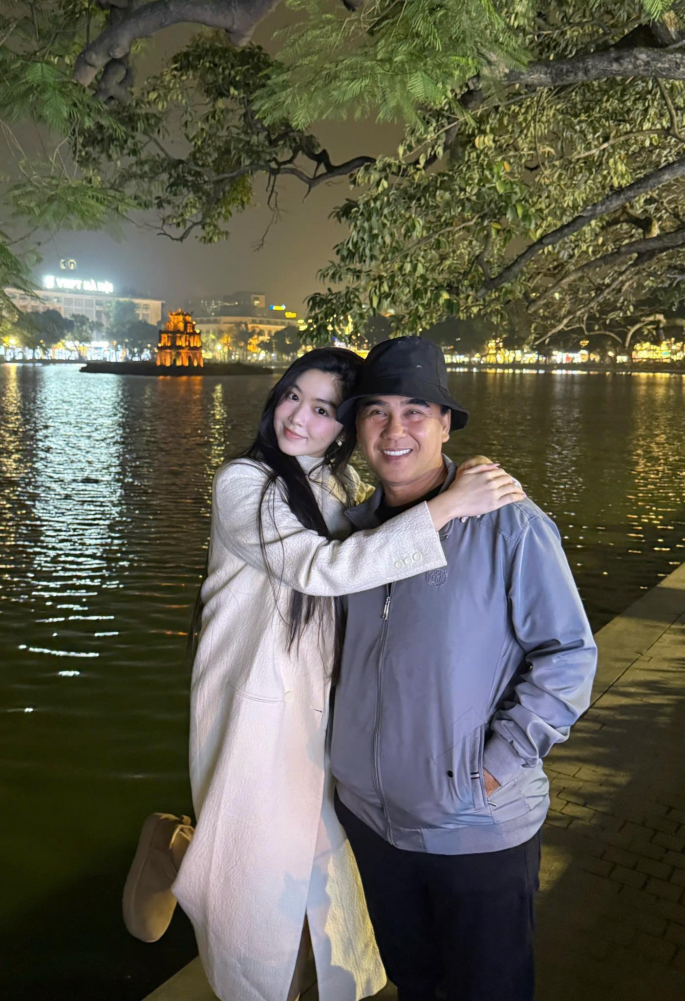 Quyền Linh tặng con g&aacute;i Lọ Lem "m&oacute;n qu&agrave;" đặc biệt - Ảnh 2.