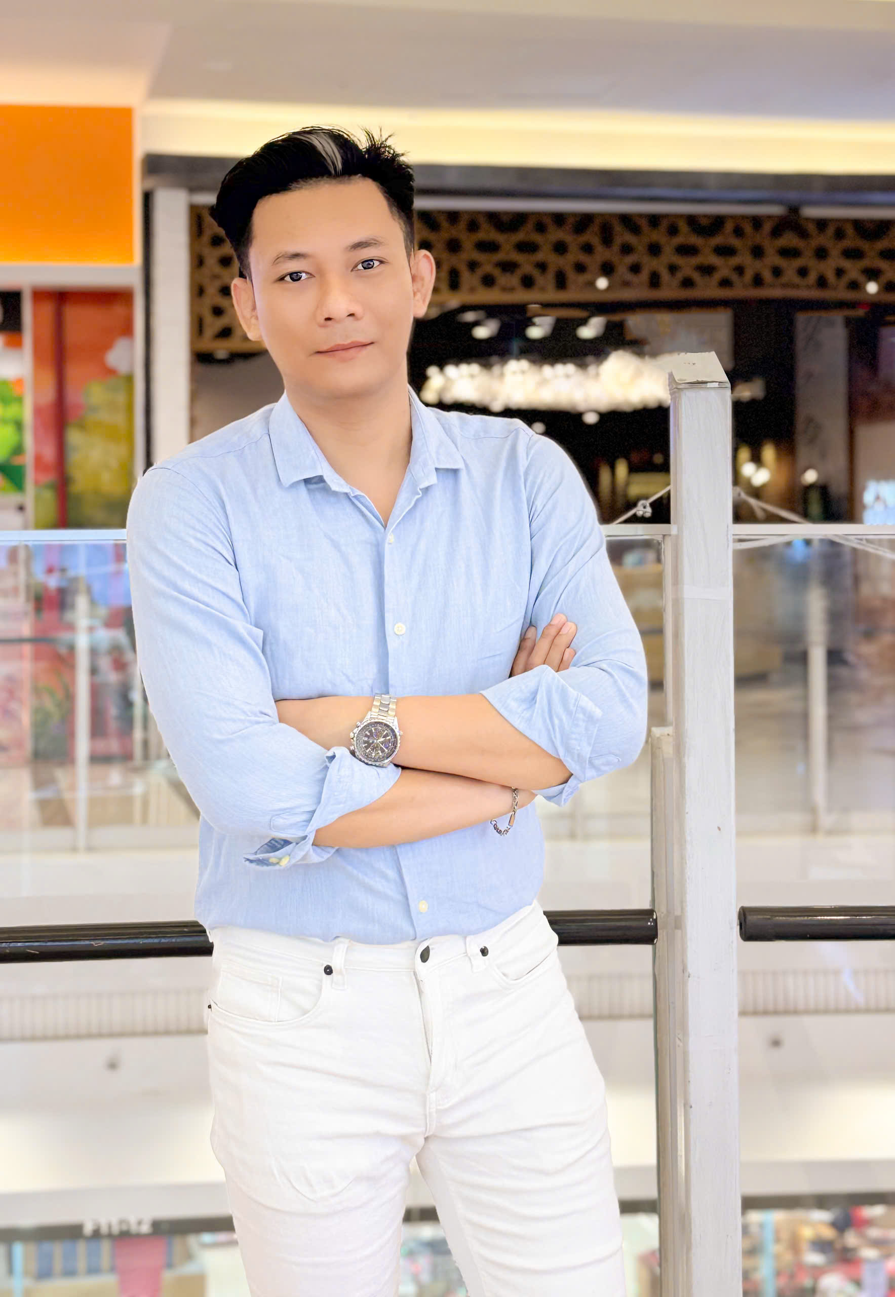 Sau cơn sốt 'Xin lỗi, anh chỉ l&agrave; thằng b&aacute;n b&aacute;nh gi&ograve;', đạo diễn Đặng Tuấn Chinh giờ ra sao?  - Ảnh 2.