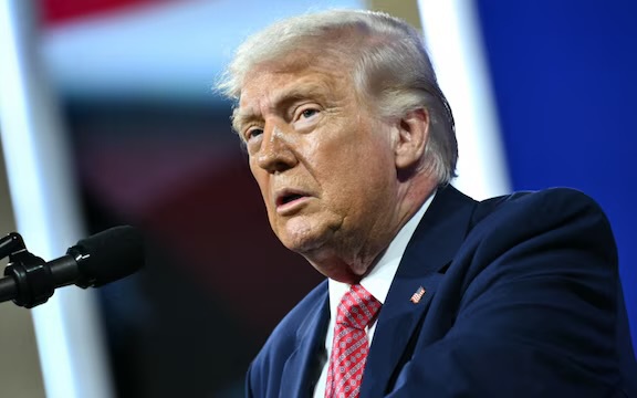 Tổng thống Mỹ Donald Trump ra tối hậu thư, dọa “thổi tung” Iran