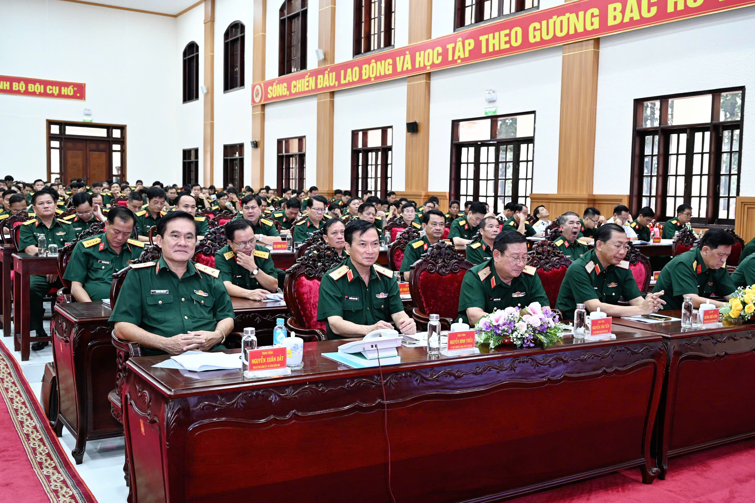 Qu&acirc;n khu 9 th&ocirc;ng b&aacute;o kết quả Hội nghị lần thứ 2 Ban Chấp h&agrave;nh Trung ương Đảng 2026 - Ảnh 2.