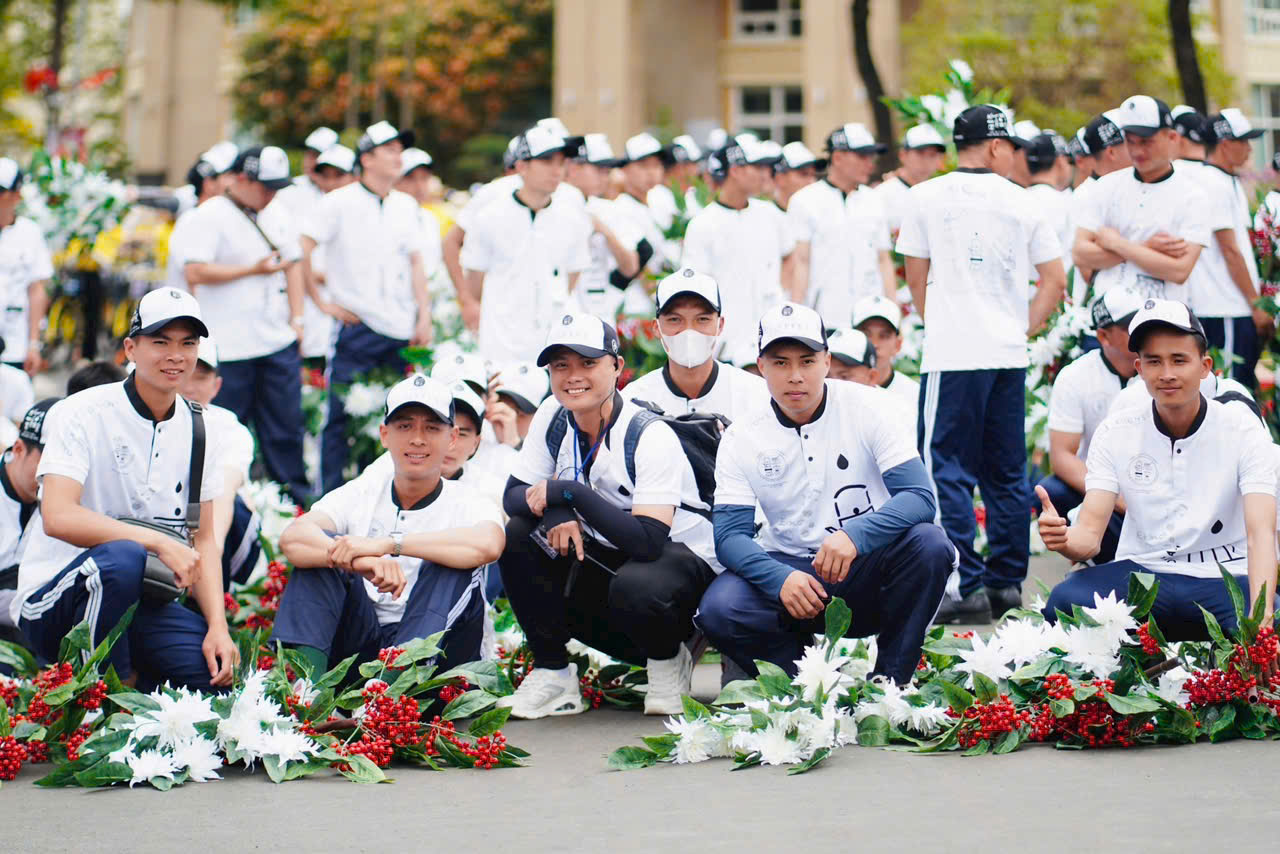 Biên đạo múa Vĩnh Khương khoe vẻ đẹp "chàng thơ" - Ảnh 17.