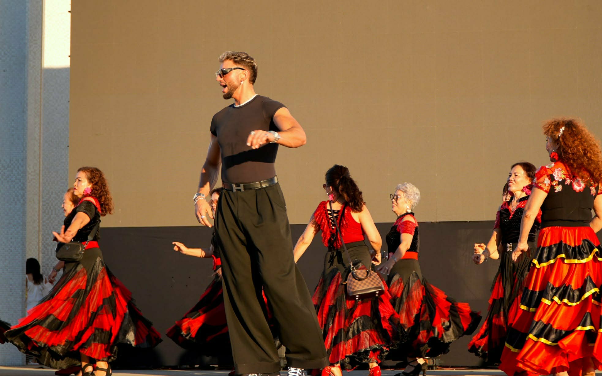 Hơn 500 người học múa miễn phí Line Dance tại Vũng Tàu