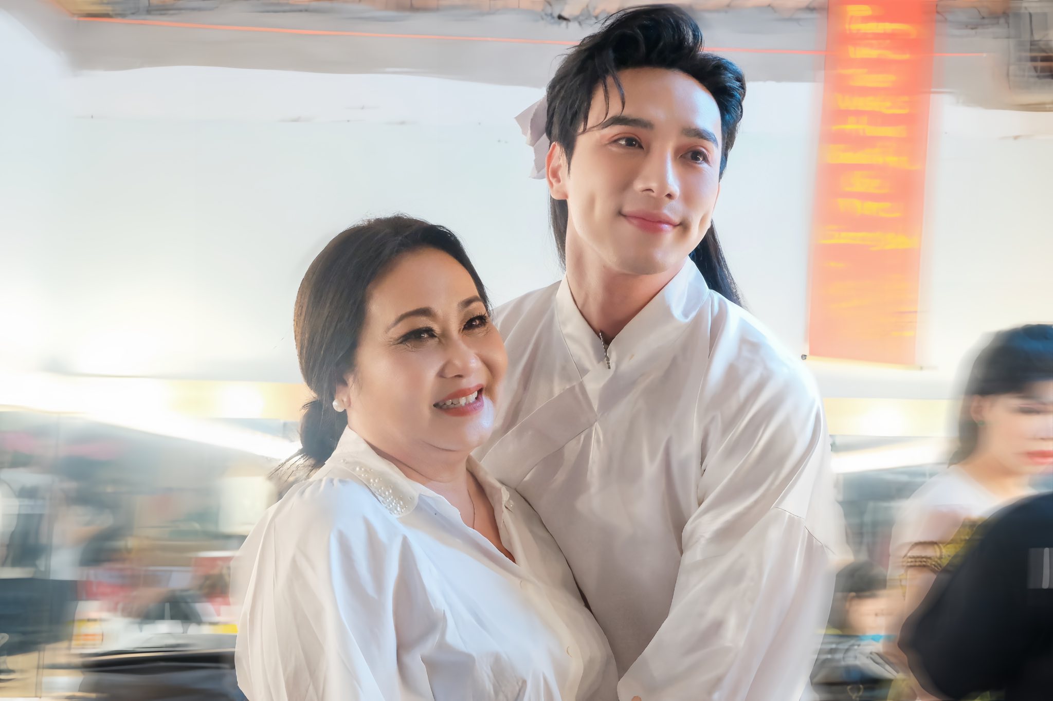 Thanh Hằng xem "G&aacute;nh h&aacute;t về khuya", thương phận đời nghệ sĩ - Ảnh 4.
