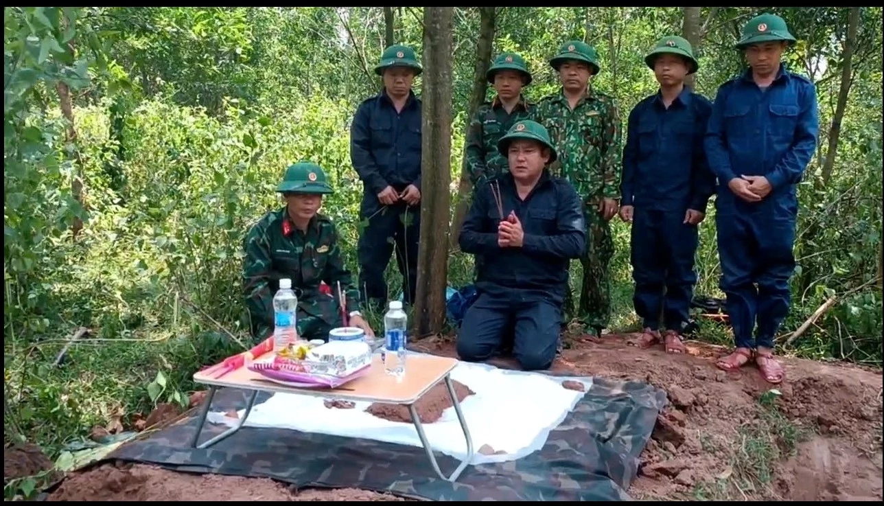 Phát hiện hài cốt liệt sĩ tại Dân hóa , Quảng Trị: Quy tập liệt sĩ giữa núi rừng - Ảnh 1.