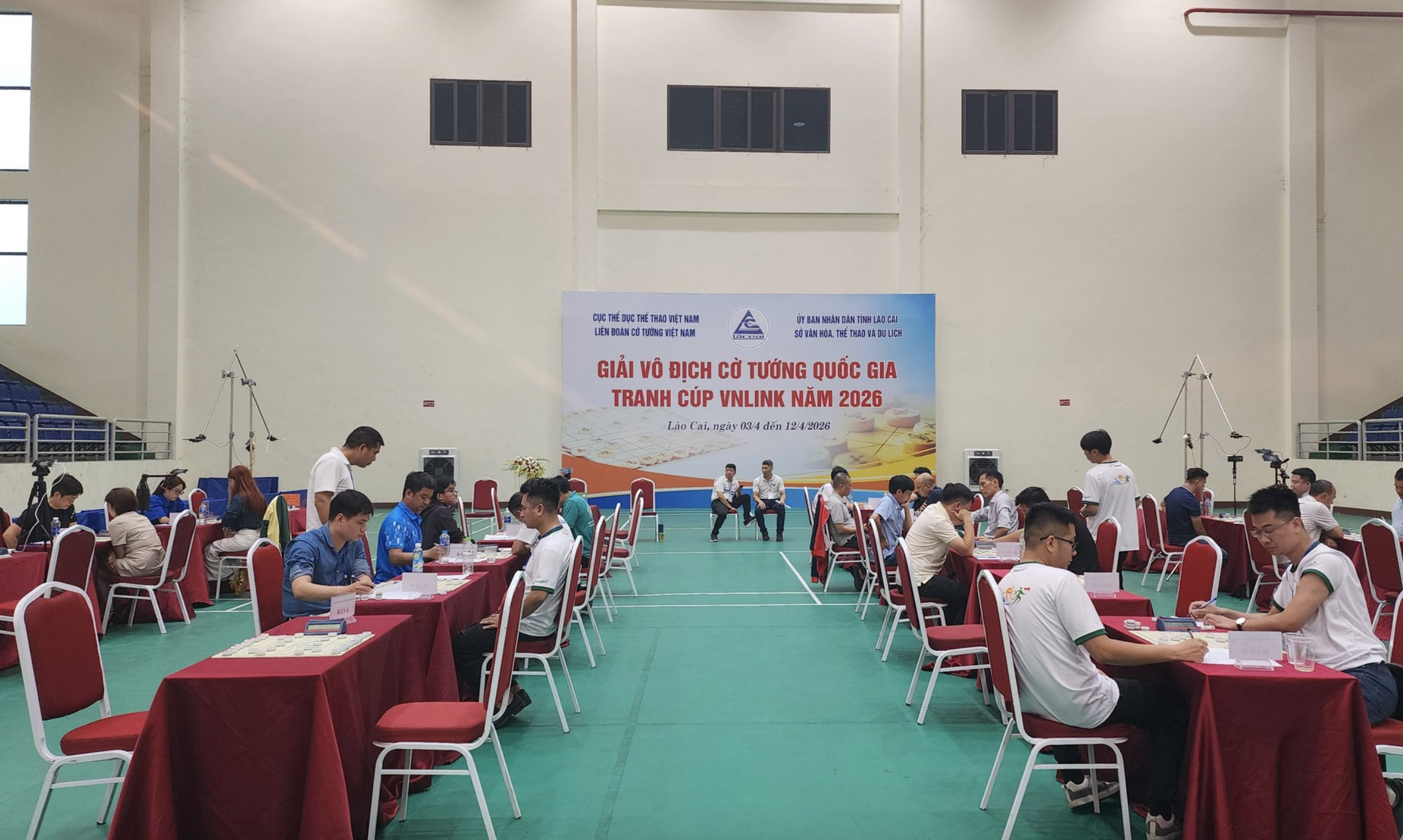 Nh&agrave; v&ocirc; địch cờ tướng thế giới Lại L&yacute; Huynh thua sốc ở tứ kết quốc gia - Ảnh 1.