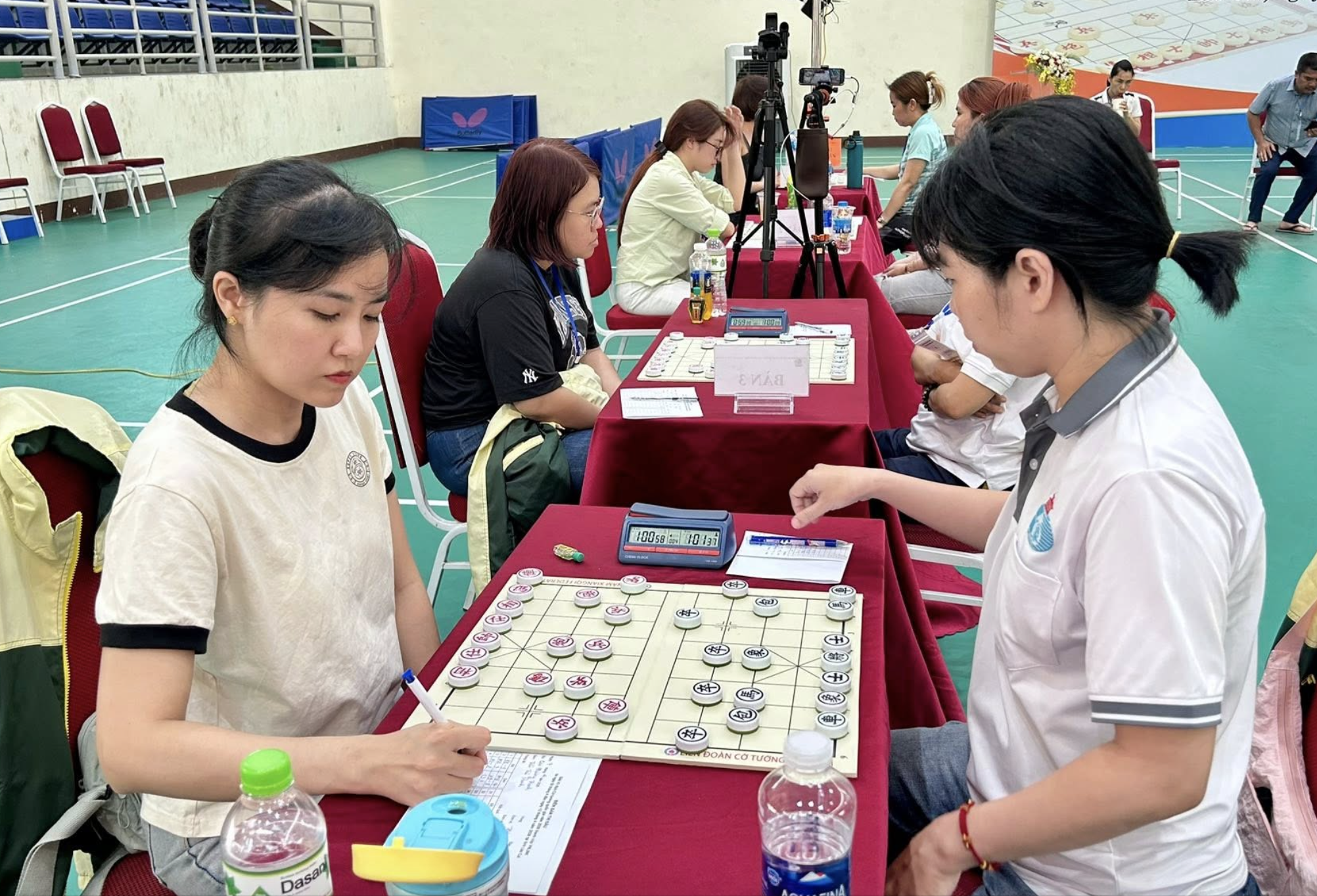 Nh&agrave; v&ocirc; địch cờ tướng thế giới Lại L&yacute; Huynh thua sốc ở tứ kết quốc gia - Ảnh 3.