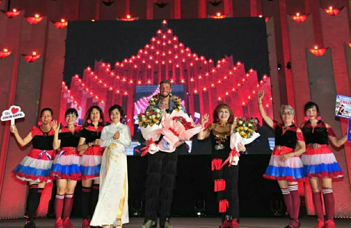 Hơn 500 người học múa miễn phí Line Dance tại Vũng Tàu - Ảnh 4.