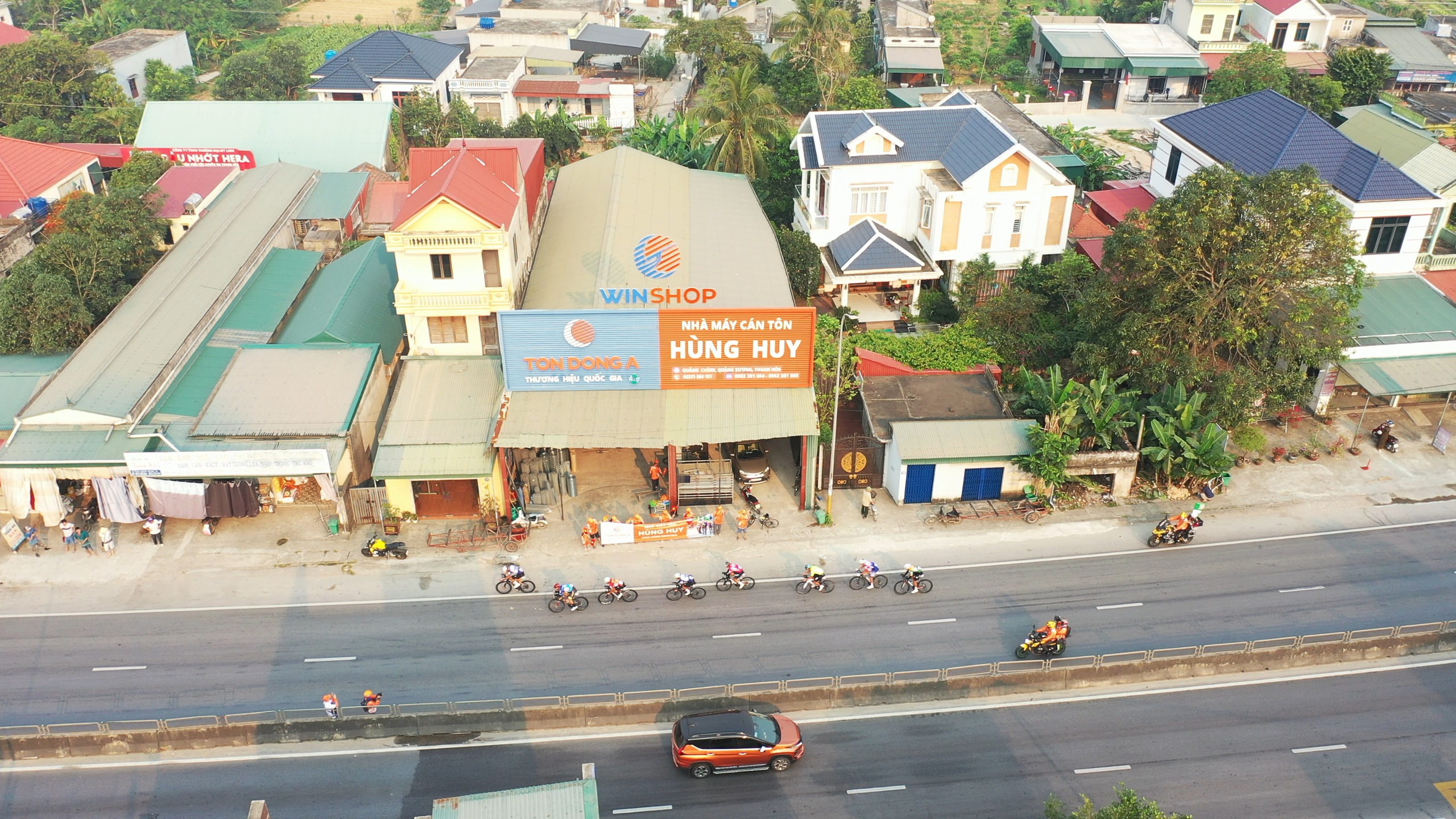 &Aacute;o Cam Nguyễn Văn B&igrave;nh gặp nạn đ&aacute;ng tiếc tại đ&iacute;ch đến chặng 5 C&uacute;p truyền h&igrave;nh TP HCM 2026   - Ảnh 6.