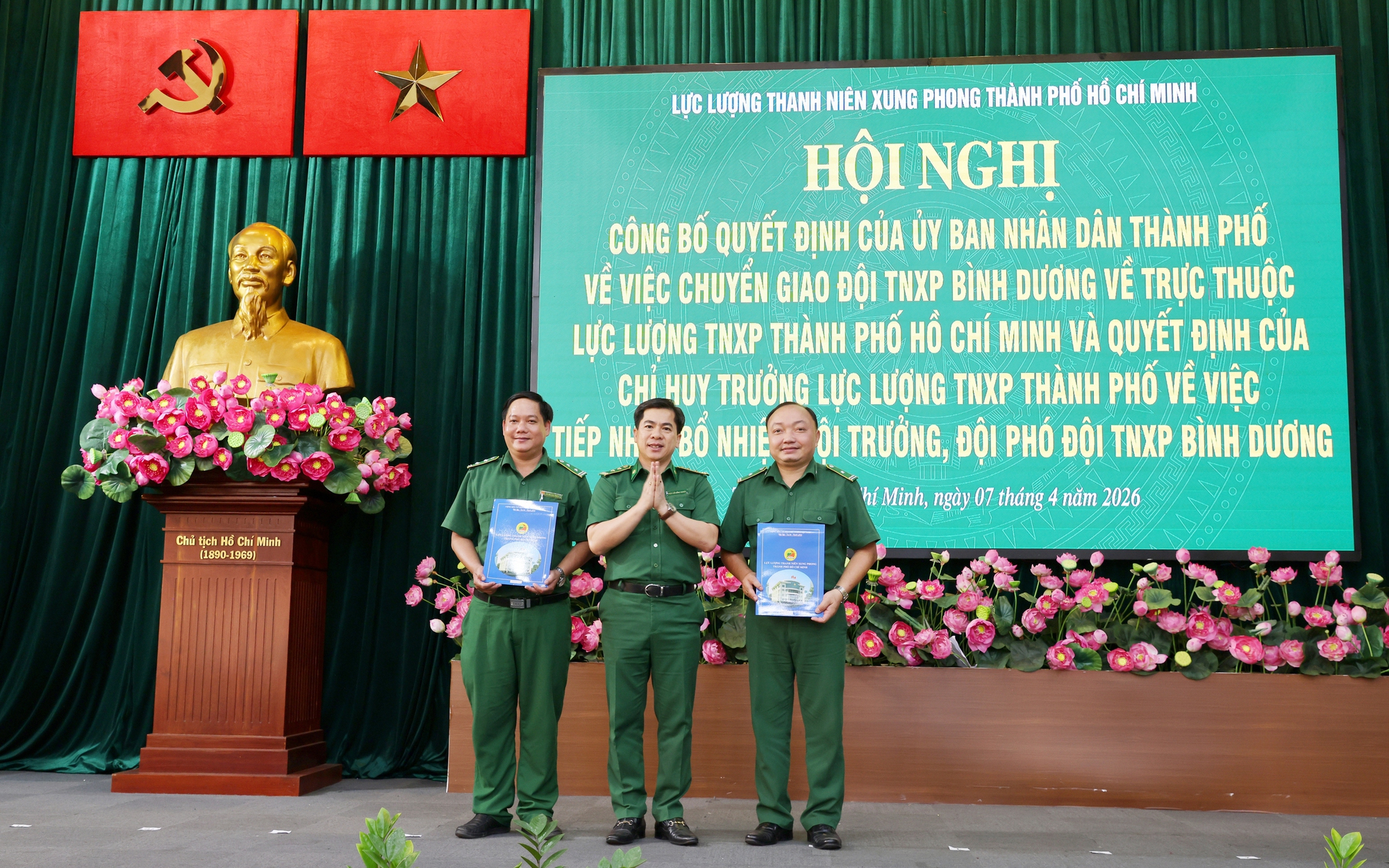 Công bố quyết định của UBND TPHCM về Lực lượng Thanh niên xung phong