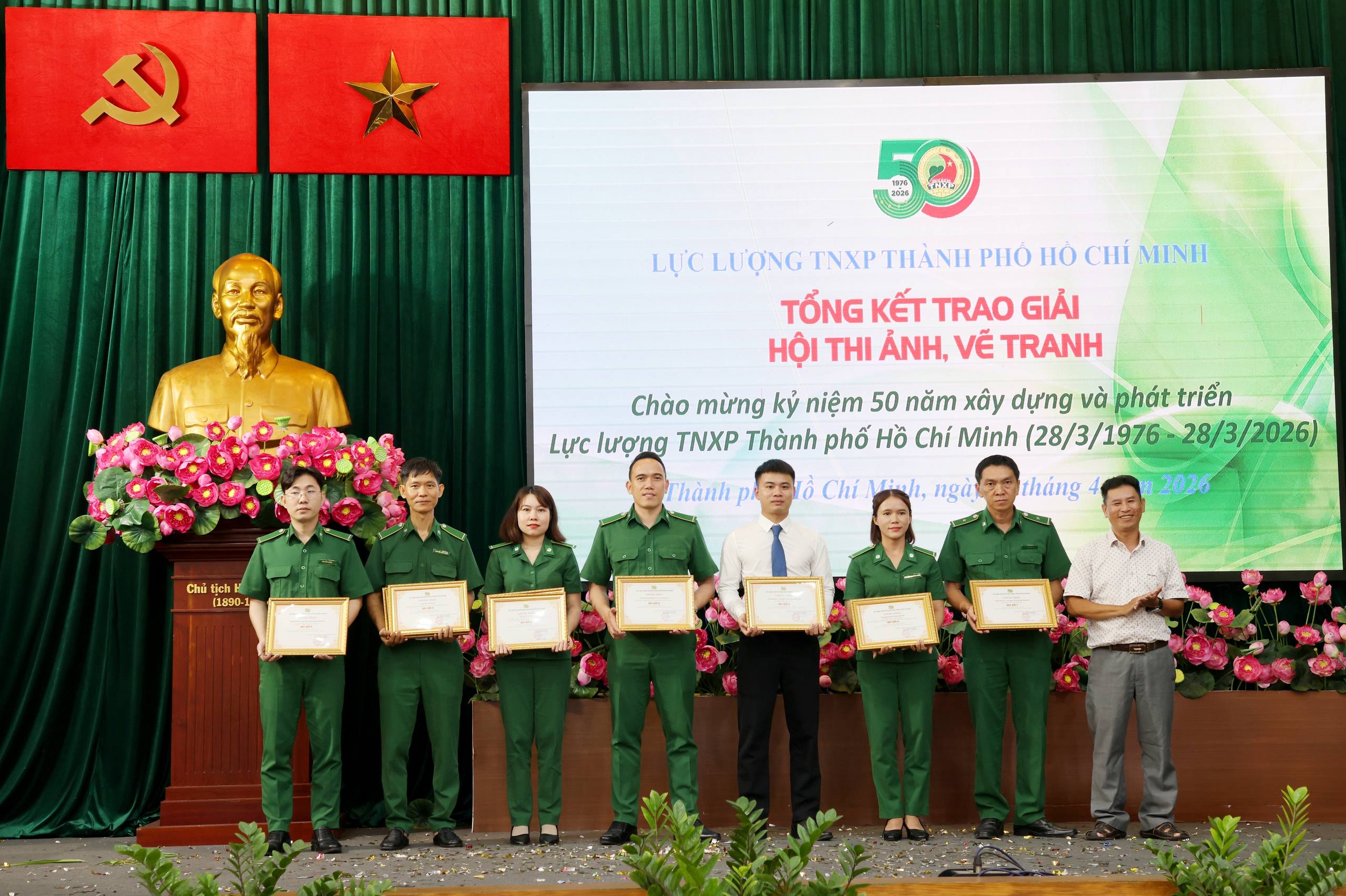 C&ocirc;ng bố quyết định của UBND TPHCM về Lực lượng Thanh ni&ecirc;n xung phong - Ảnh 3.