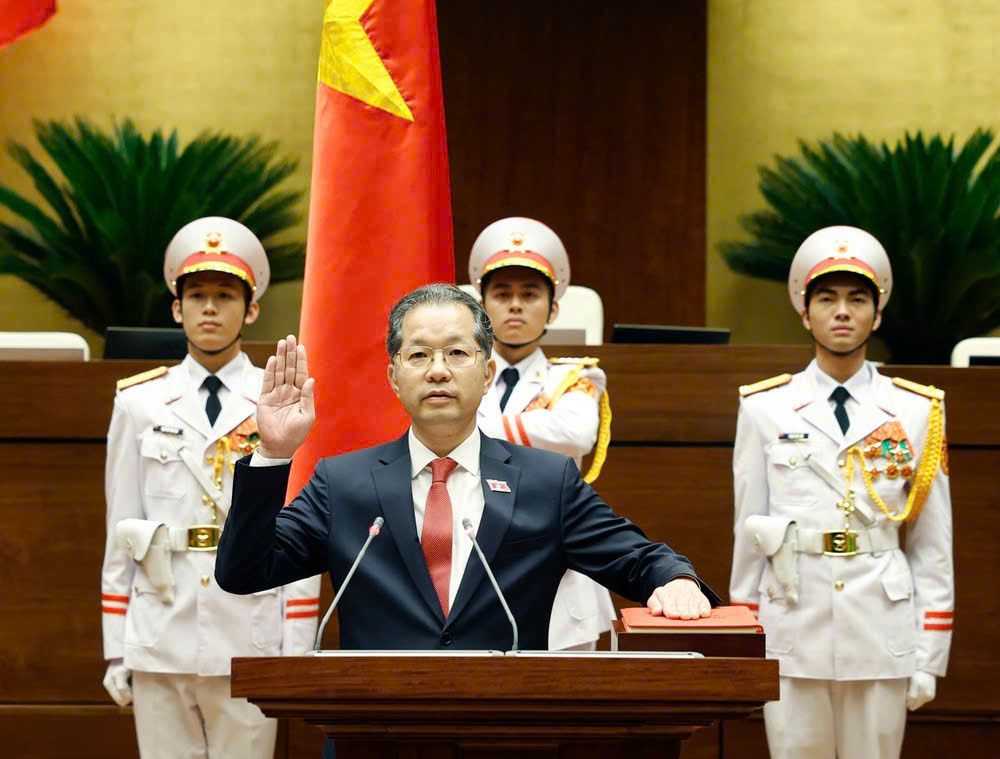 Chánh án Tòa án nhân dân tối cao Nguyễn Văn Quảng tuyên thệ nhậm chức - Ảnh 1.