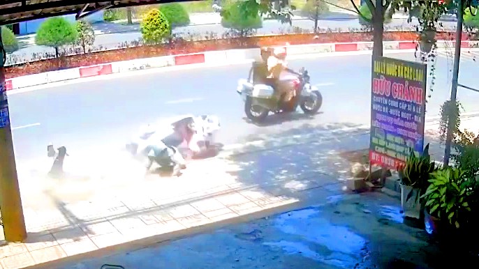 C&ocirc;ng an tỉnh Đồng Nai th&ocirc;ng tin về clip phản &aacute;nh &lsquo;CSGT chạy xe m&ocirc; t&ocirc; cầm gậy đuổi theo đ&aacute;nh người&rsquo; - Ảnh 2.