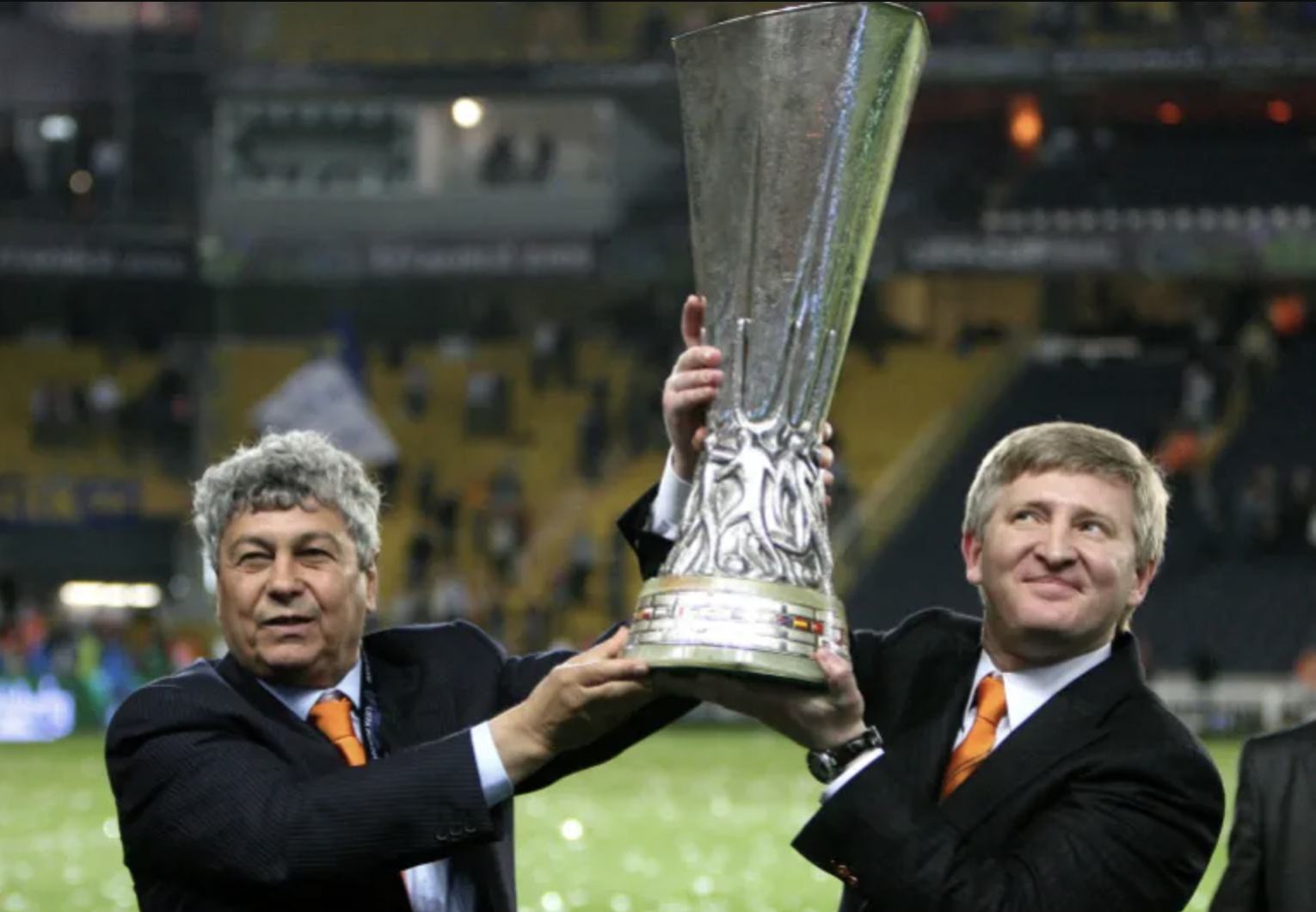 B&oacute;ng đ&aacute; Romania tiếc thương "ph&ugrave; thủy" Mircea Lucescu - Ảnh 2.