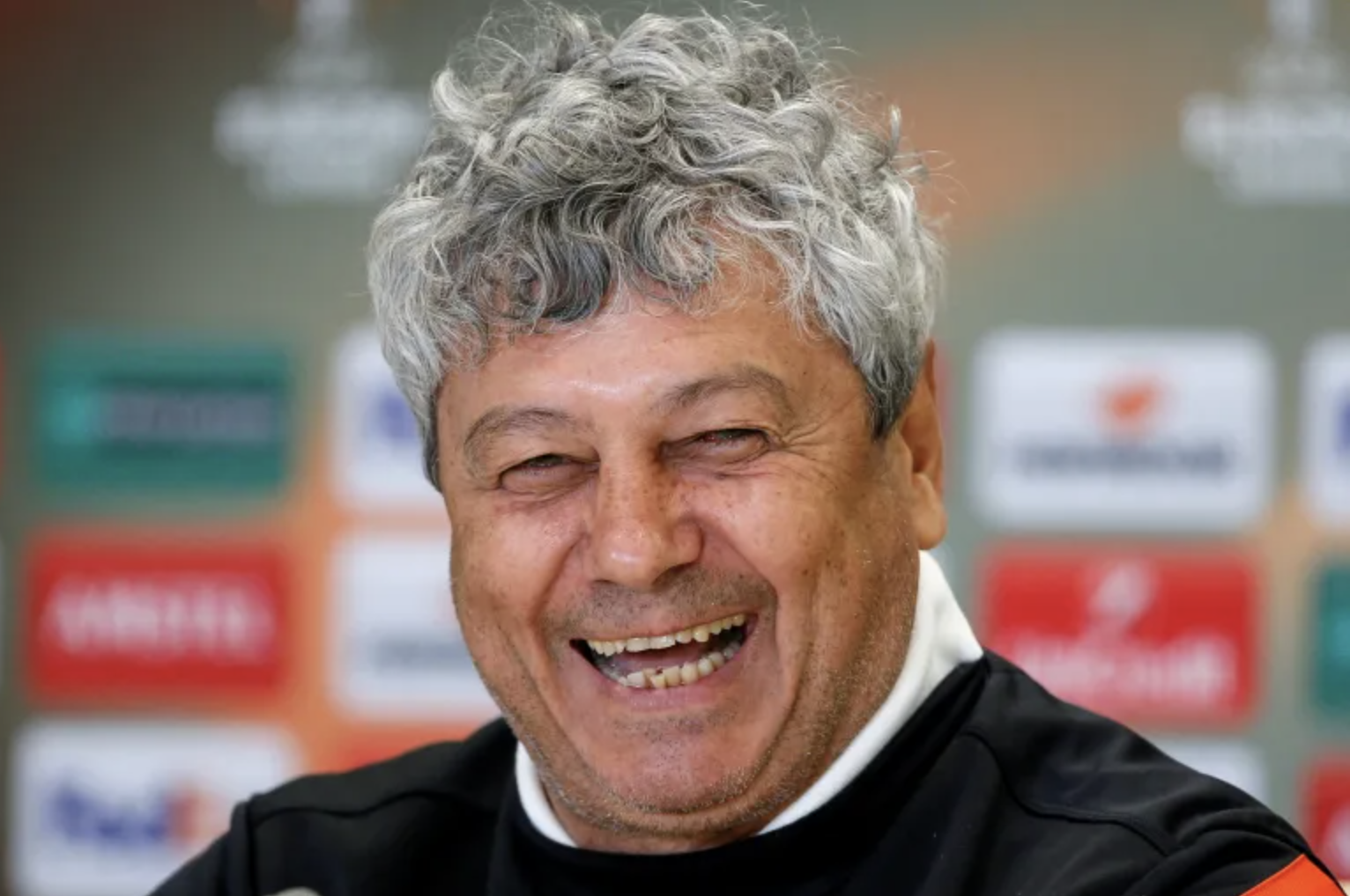 B&oacute;ng đ&aacute; Romania tiếc thương "ph&ugrave; thủy" Mircea Lucescu - Ảnh 3.