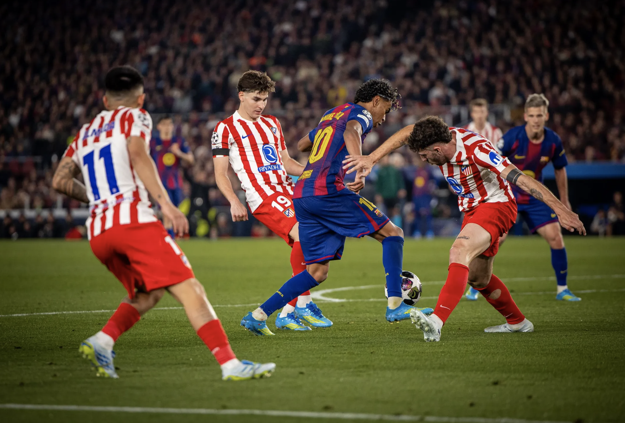 Barcelona thua sốc s&acirc;n nh&agrave;, Atletico Madrid mơ v&eacute; b&aacute;n kết Champions League - Ảnh 2.