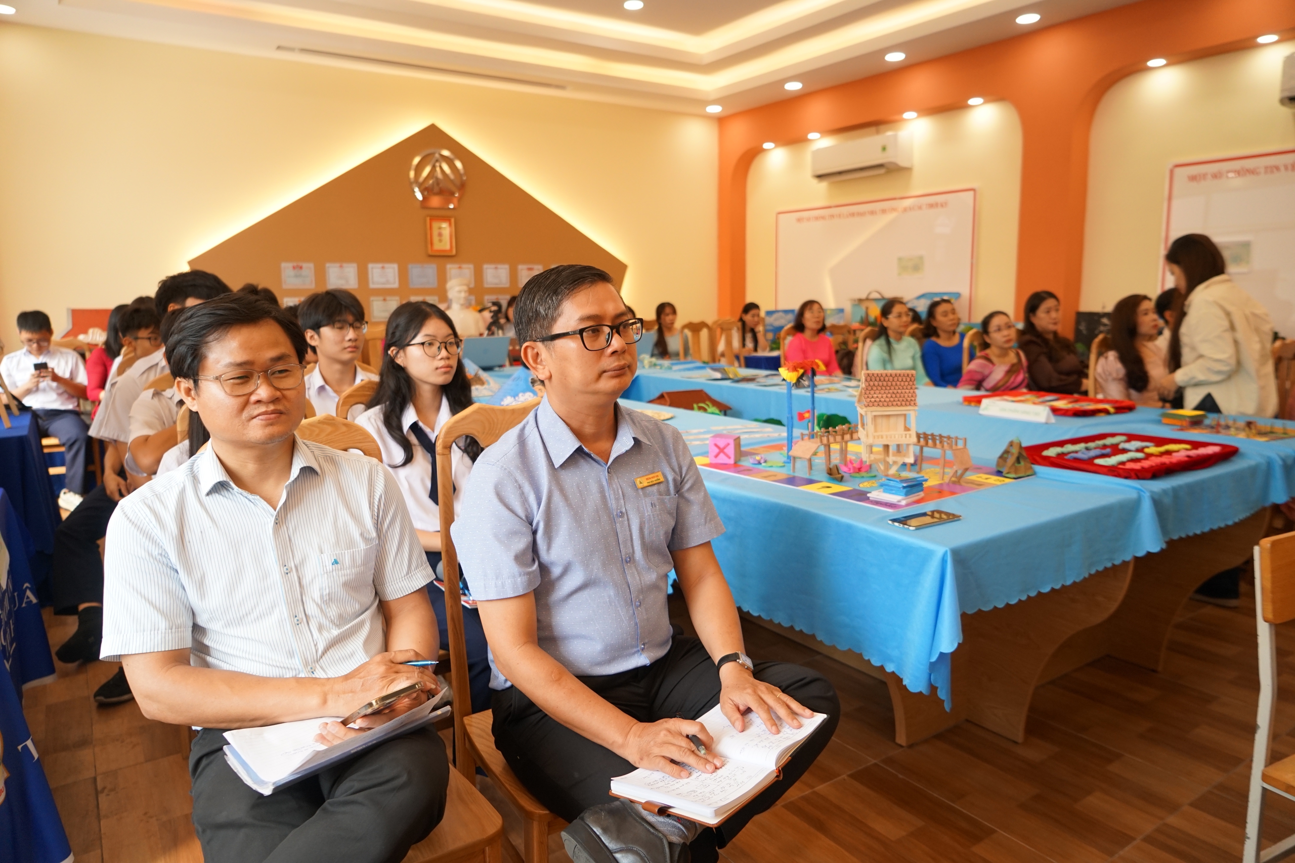 Học văn không chỉ qua sách vở: Văn học trung đại được “đánh thức” - Ảnh 7.
