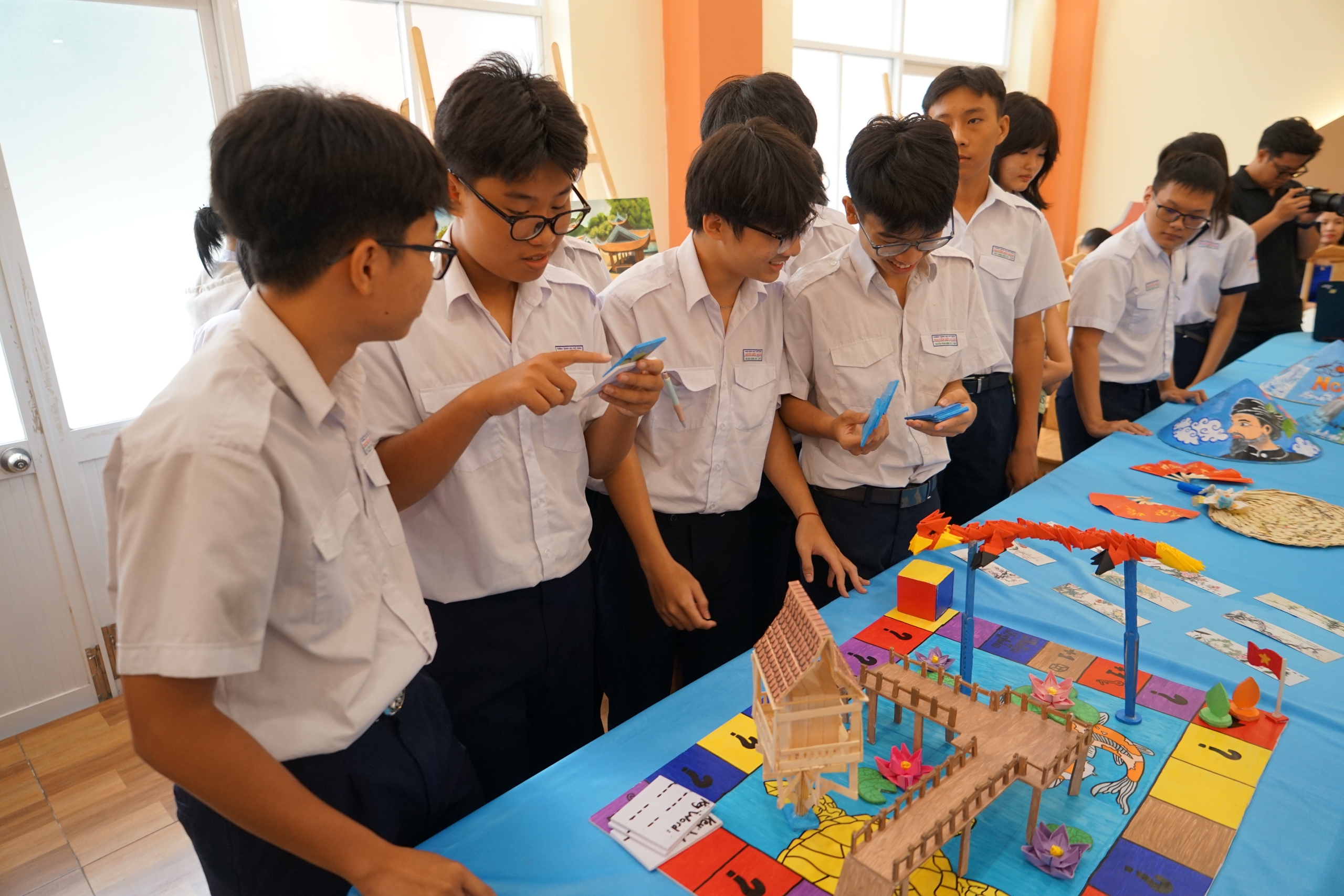 Học văn không chỉ qua sách vở: Văn học trung đại được “đánh thức” - Ảnh 6.