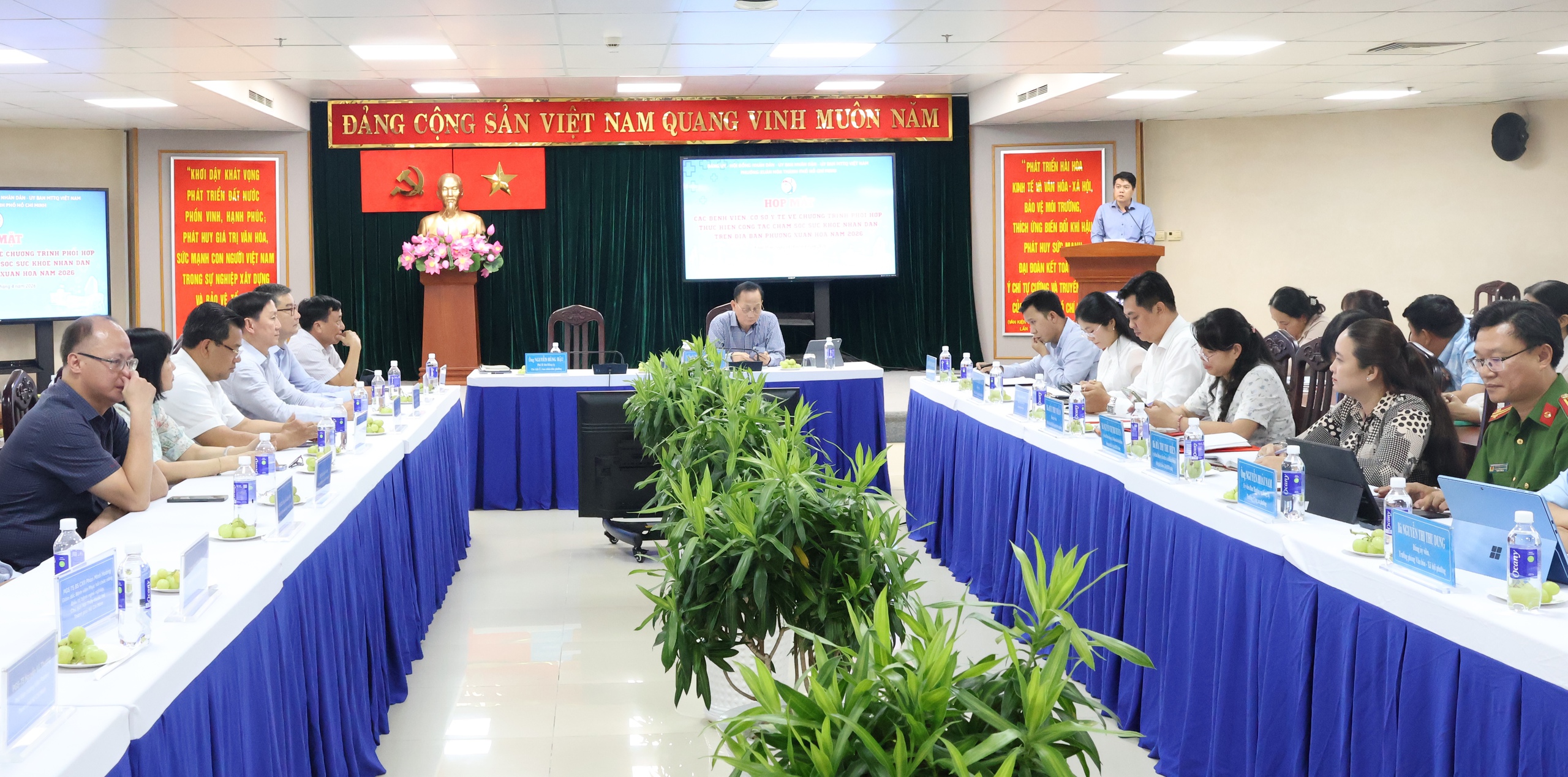 TPHCM: Người dân phường Xuân Hòa được chăm sóc sức khỏe tận nhà, lập hồ sơ điện tử - Ảnh 1.