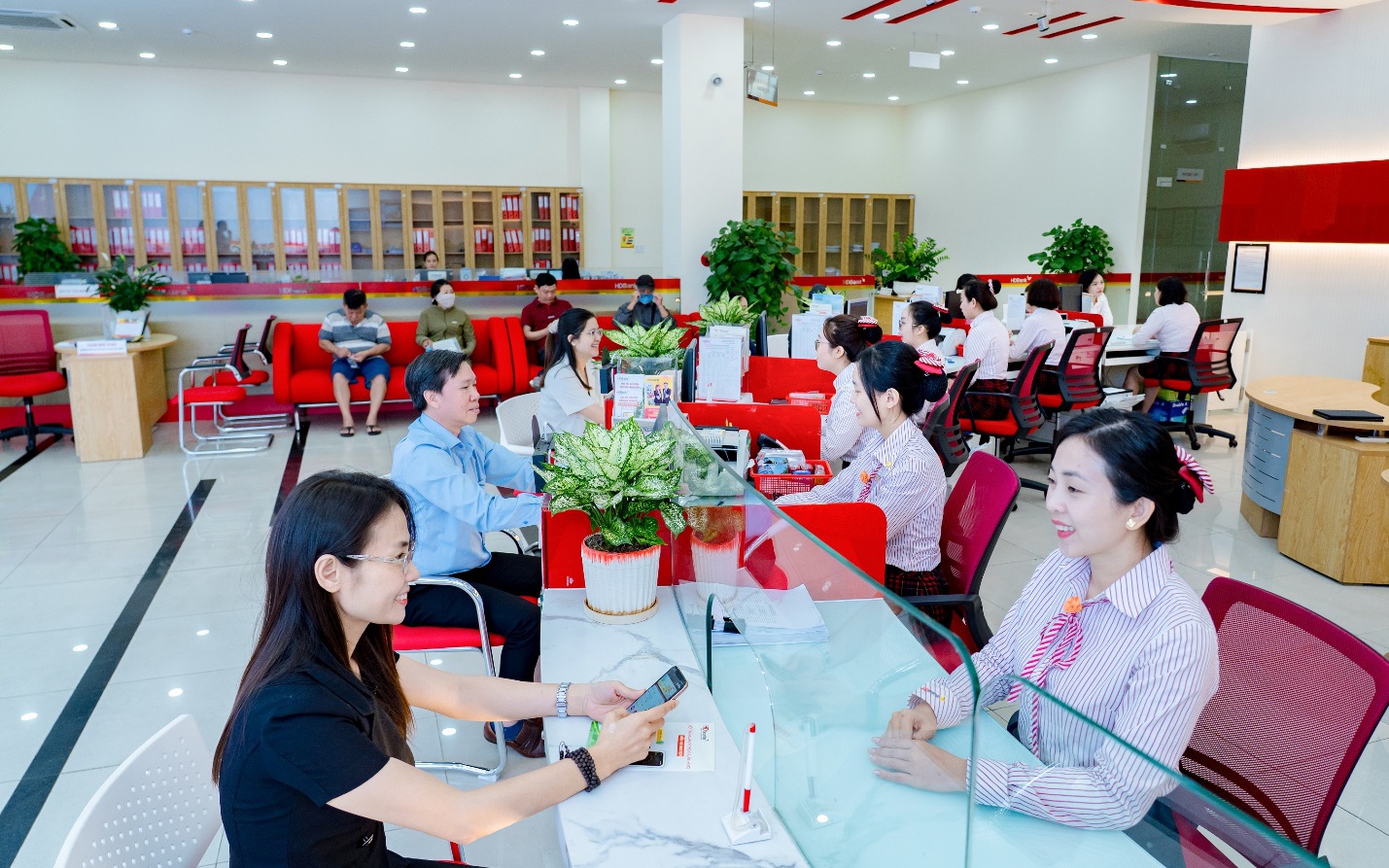 HDBank công bố tài liệu ĐHĐCĐ 2026: Lợi nhuận vượt 30 ngàn tỉ đồng, quy mô tiến sát 1,2 triệu tỉ