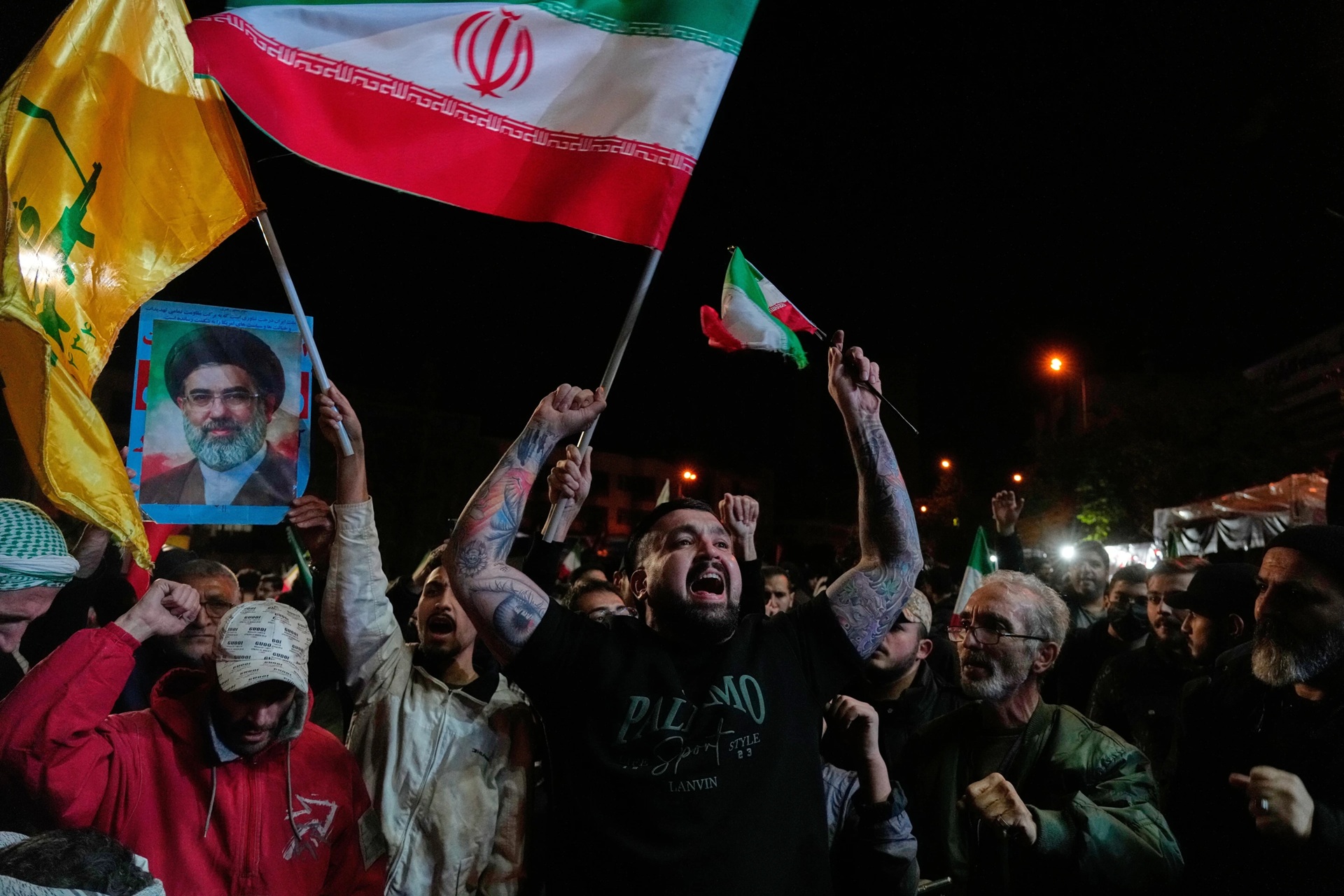 Chiến sự Trung Đ&ocirc;ng ng&agrave;y 8-4: T&ecirc;n lửa vẫn bay, Iran - Mỹ - Israel c&ugrave;ng tuy&ecirc;n bố chiến thắng? - Ảnh 2.