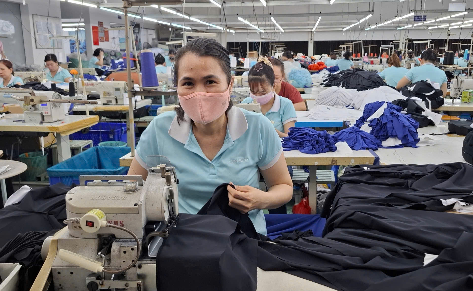 Lấy ý kiến việc hoán đổi ngày nghỉ dịp Giỗ Tổ Hùng Vương và 30-4, 1-5 - Ảnh 1.