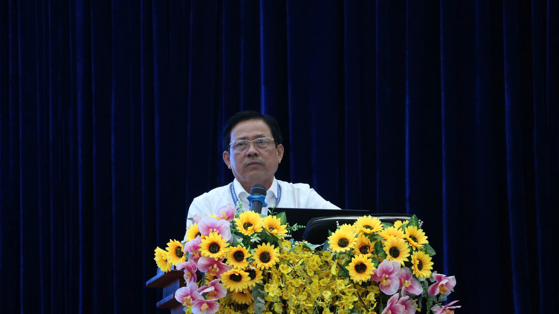 Thi tốt nghiệp THPT năm 2026: TPHCM có hơn 130.000 thí sinh dự thi, nhiều thách thức chưa từng có - Ảnh 2.