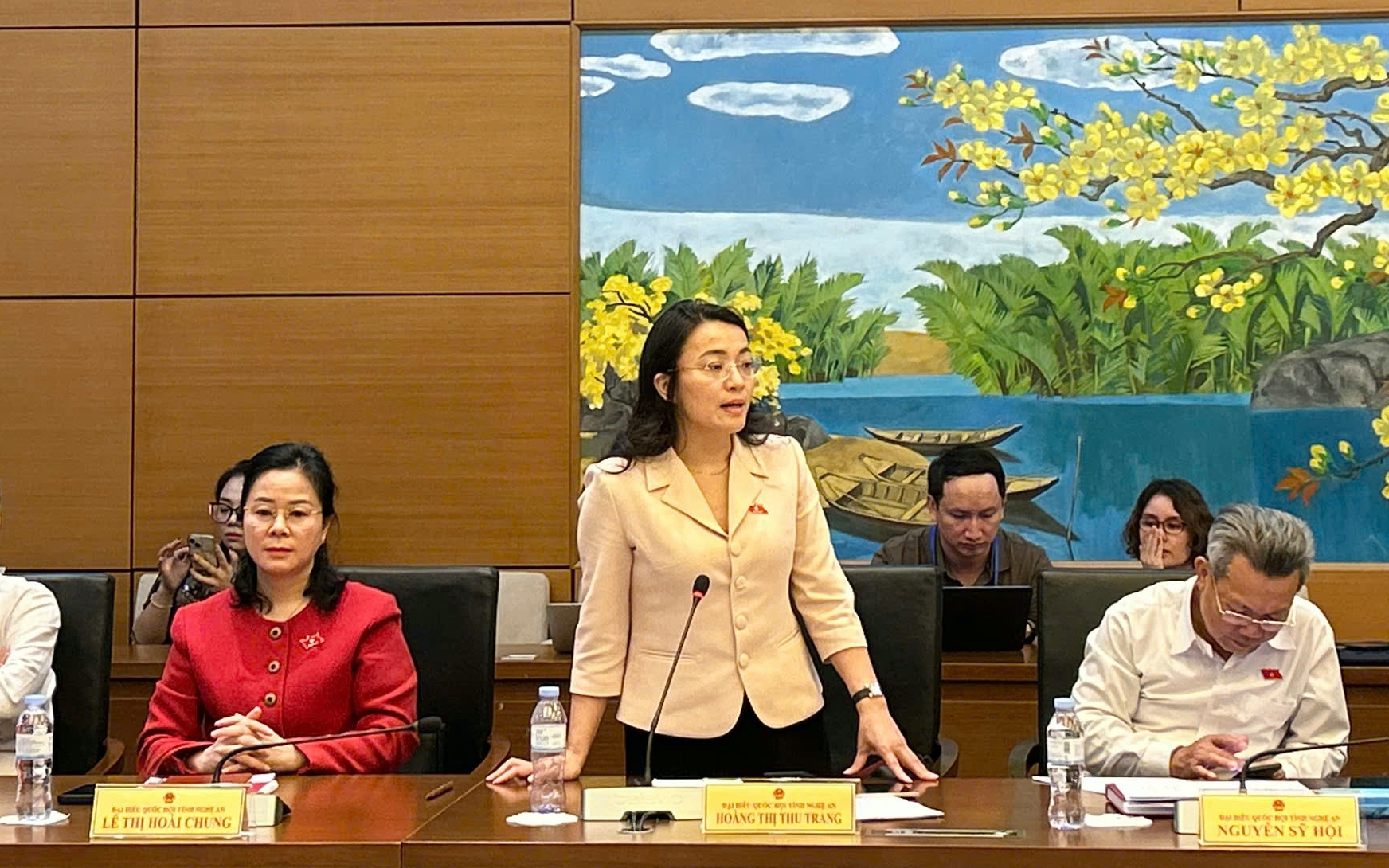 Băn khoăn công chứng giao dịch bất động sản - Ảnh 1.