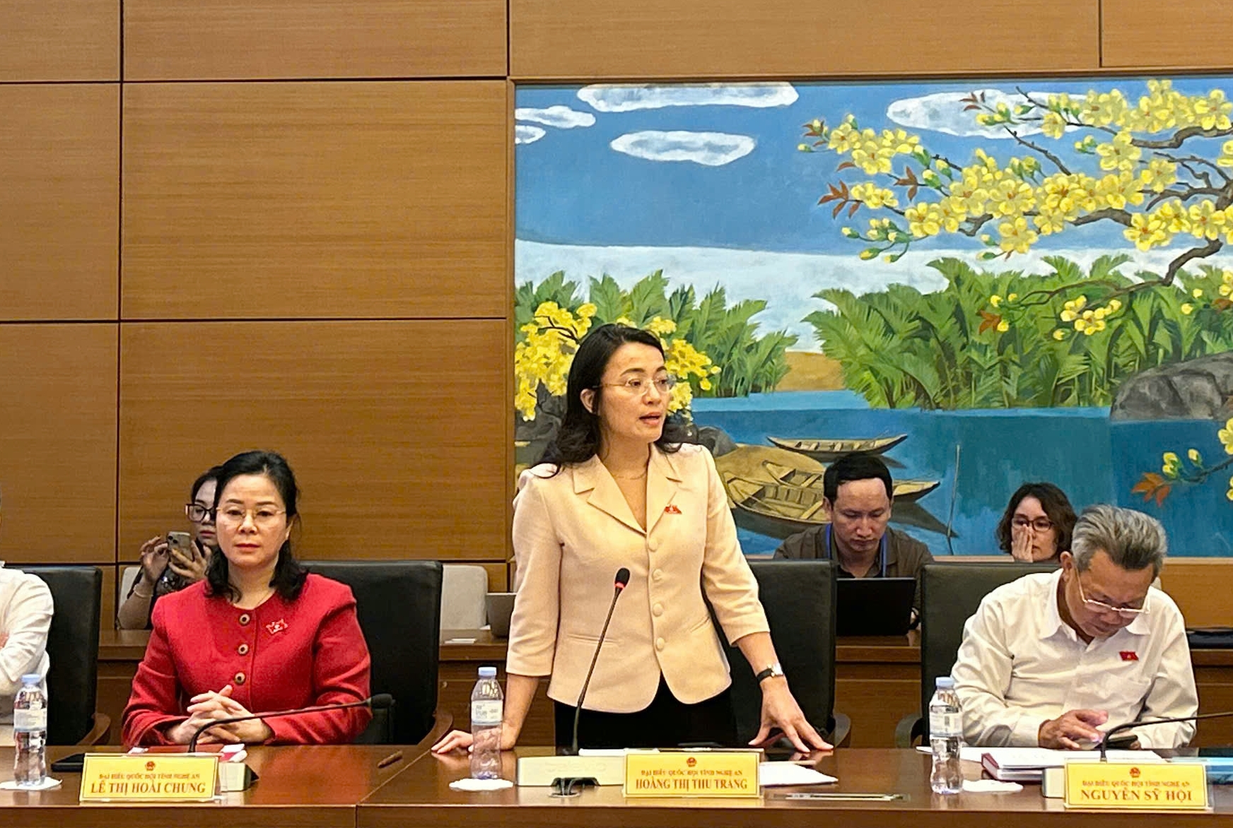 Đại biểu Quốc hội thảo luận về quy định chụp ảnh trong c&ocirc;ng chứng 2026 - Ảnh 1.