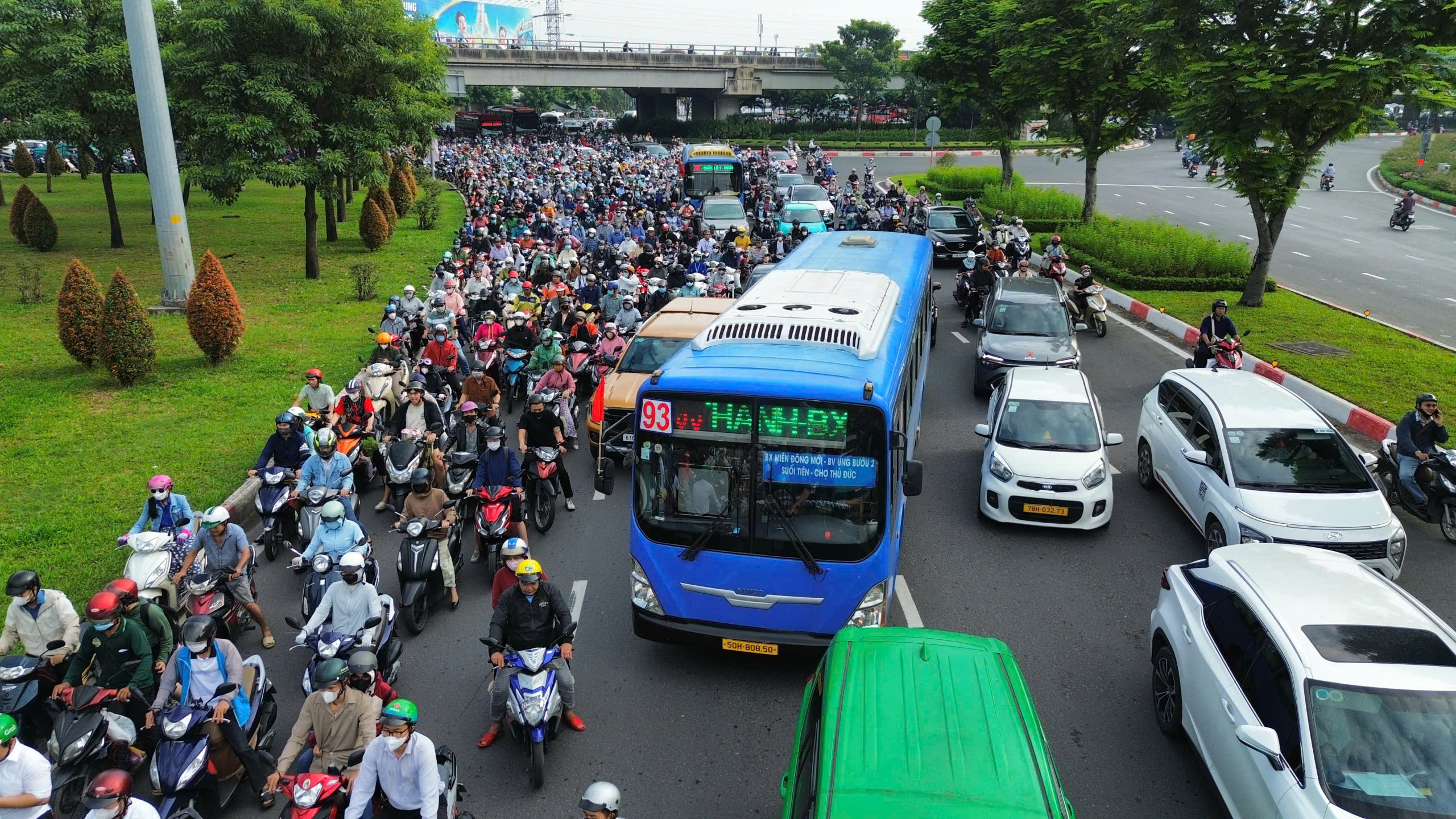 Dự kiến thời điểm người d&acirc;n TPHCM được miễn ph&iacute; v&eacute; xe bu&yacute;t - Ảnh 1.