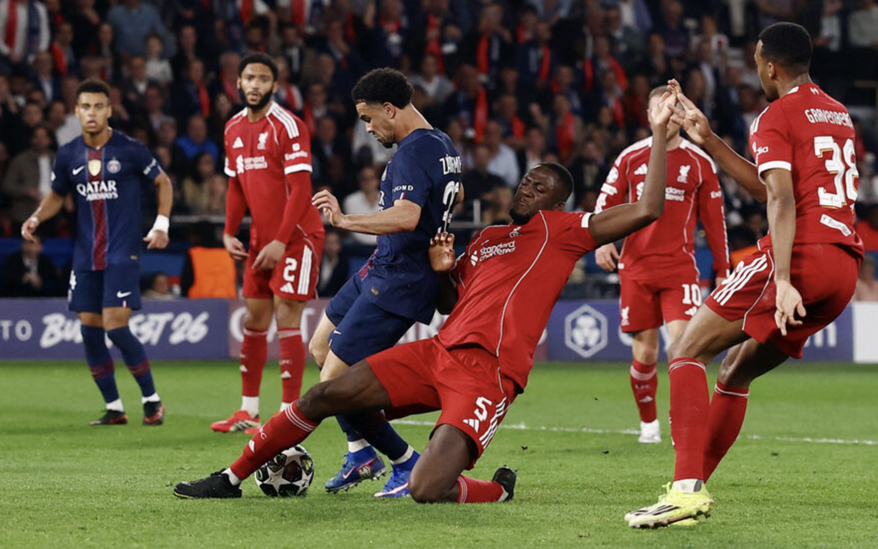 Liverpool phơi bày những điểm yếu chết người trong trận thua PSG