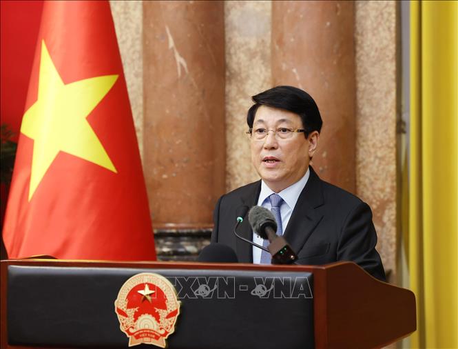 B&agrave;n giao c&ocirc;ng t&aacute;c giữa Tổng B&iacute; thư, Chủ tịch nước T&ocirc; L&acirc;m v&agrave; nguy&ecirc;n Chủ tịch nước Lương Cường - Ảnh 2.