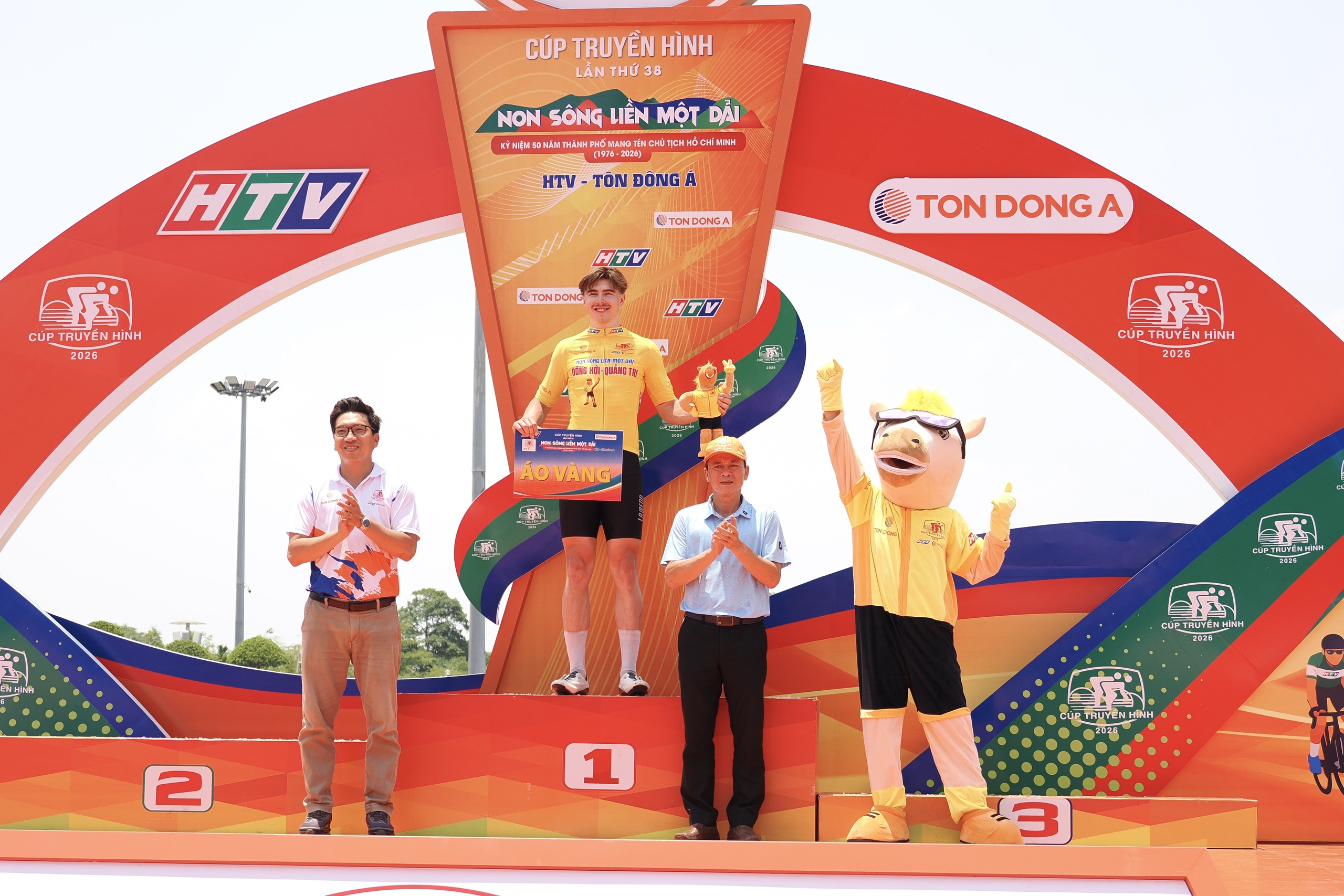 Chặng 7 cuộc đua xe đạp C&uacute;p truyền h&igrave;nh TP HCM 2026: Đặng Th&agrave;nh Được tạm giữ &Aacute;o chấm đỏ  - Ảnh 12.