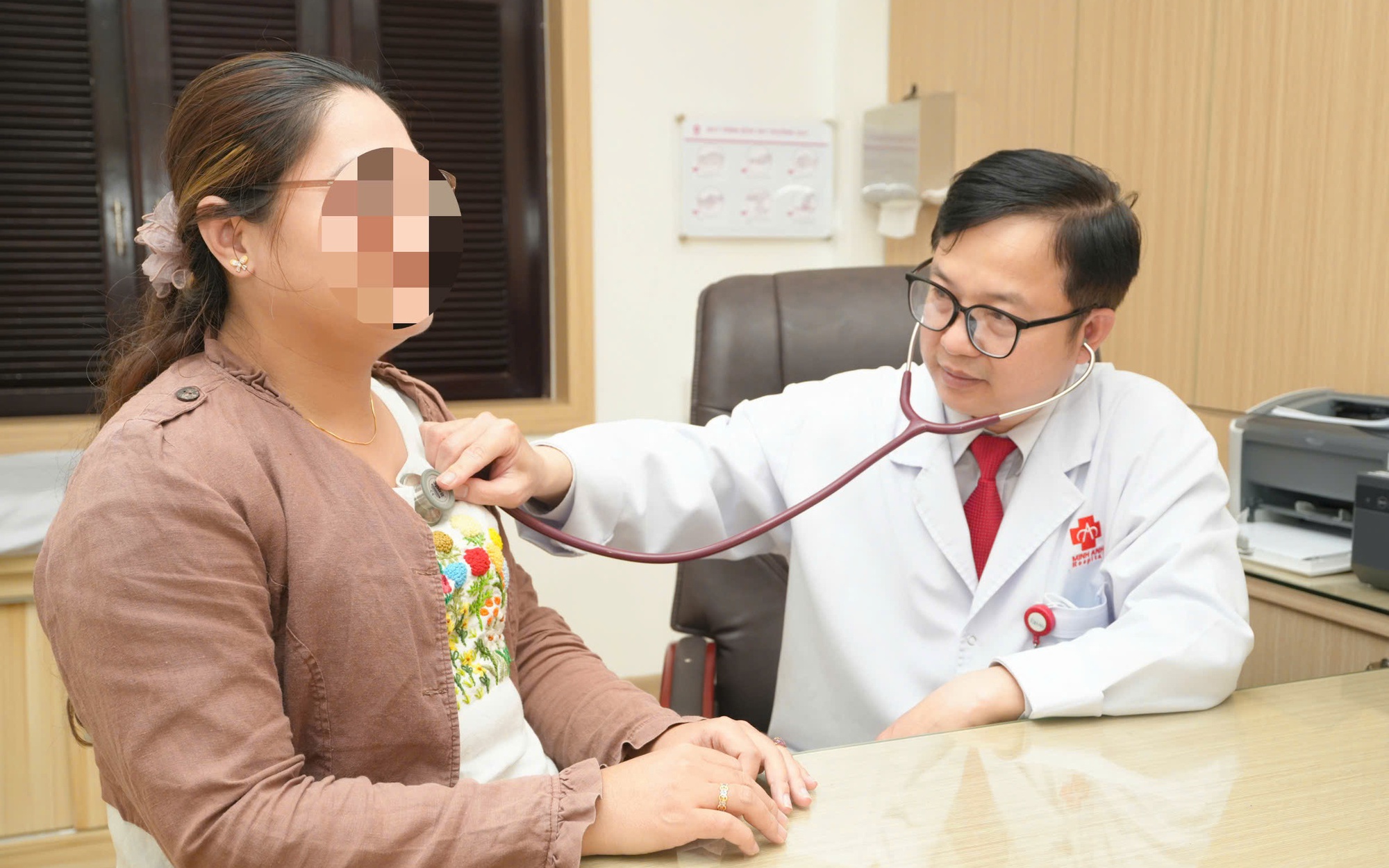 Huyết áp tăng khi đi nắng là bệnh gì?