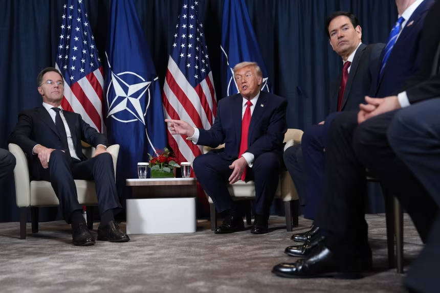 Gặp Tổng thư ký Rutte, Tổng thống Mỹ nhắc việc rút khỏi NATO - Ảnh 1.