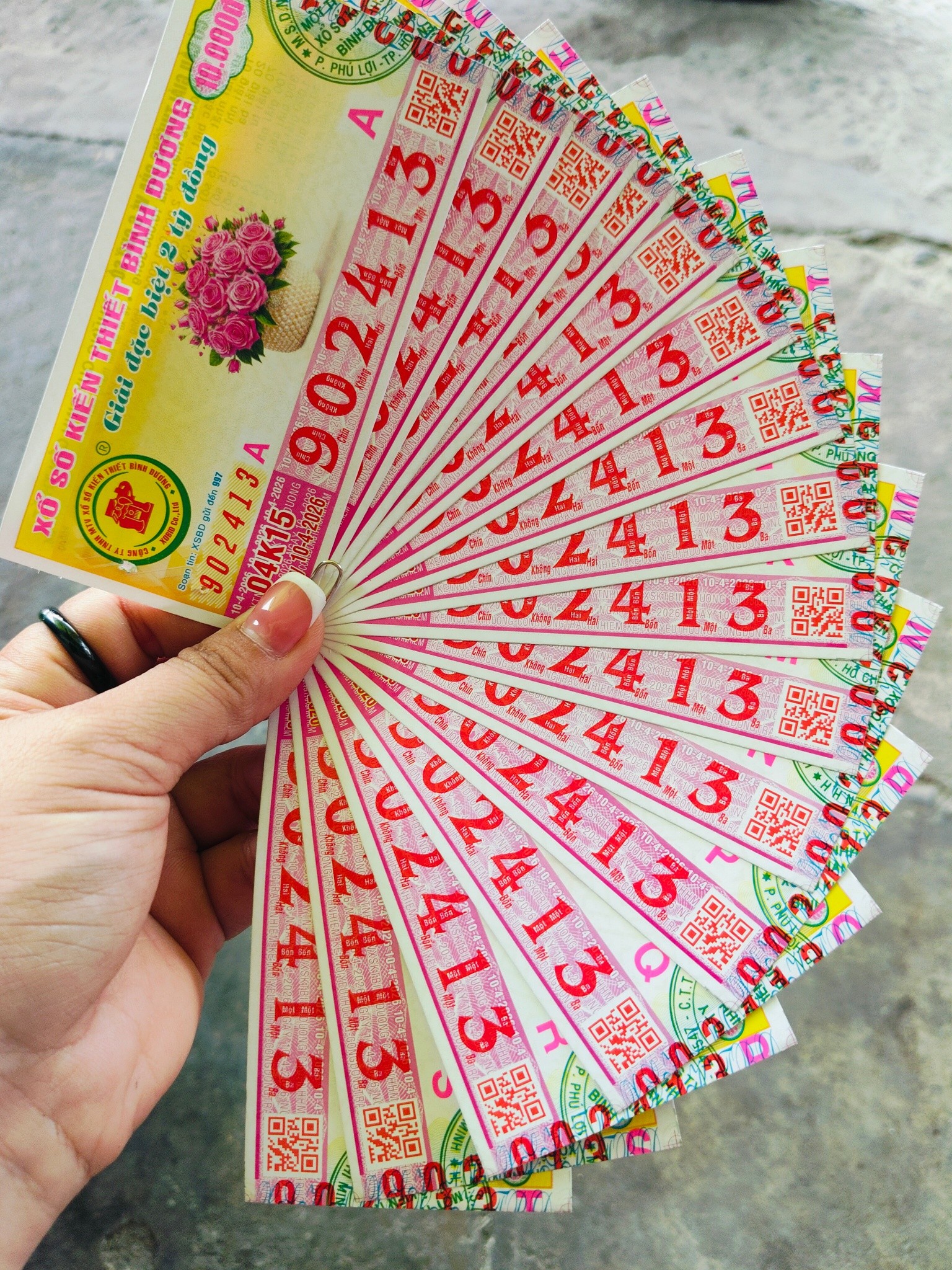 S&aacute;ng 10-4, nhiều người ở TPHCM v&agrave; T&acirc;y Ninh tr&uacute;ng thưởng xổ số miền Nam - Ảnh 4.