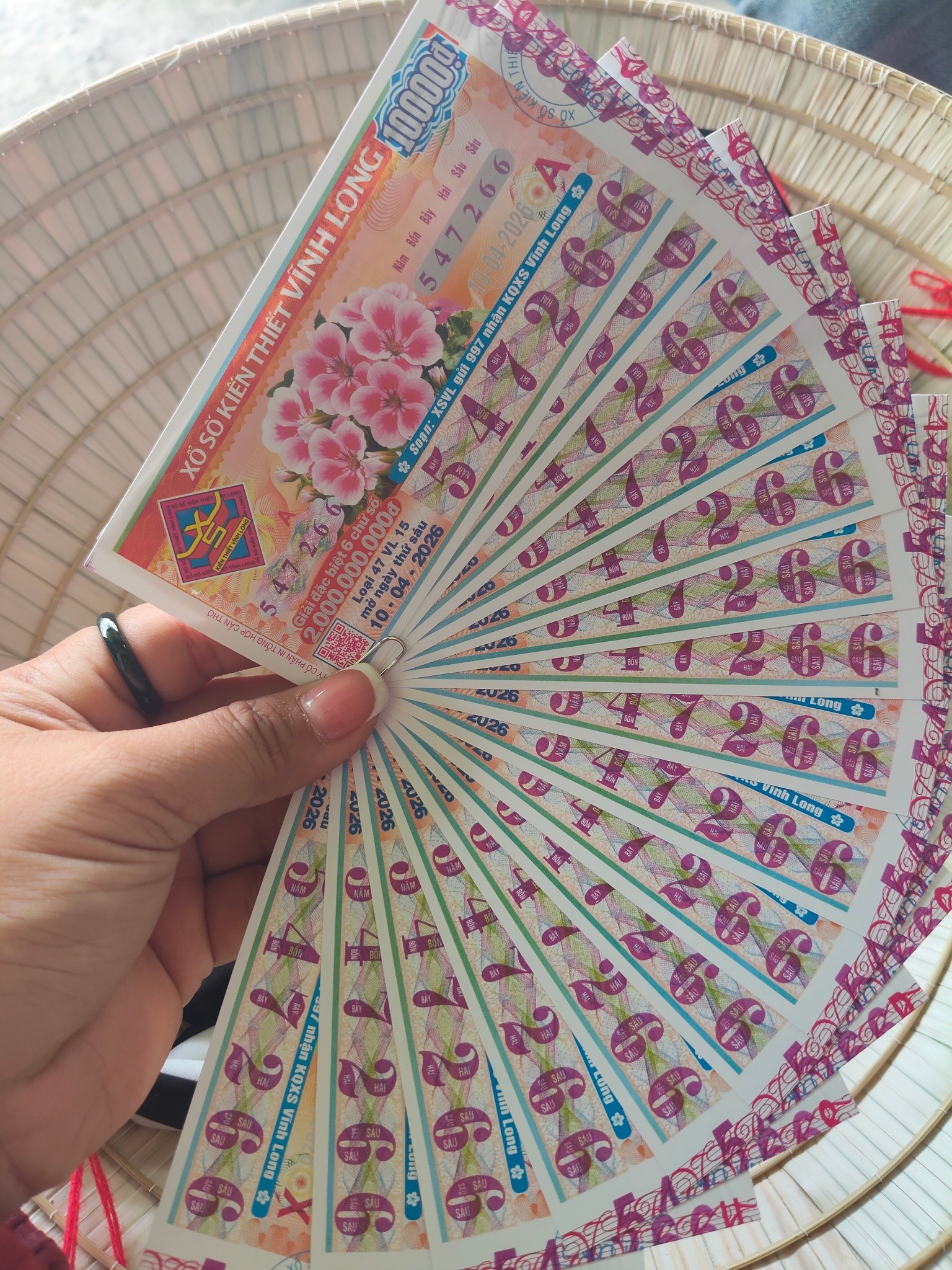 S&aacute;ng 10-4, nhiều người ở TPHCM v&agrave; T&acirc;y Ninh tr&uacute;ng thưởng xổ số miền Nam - Ảnh 7.