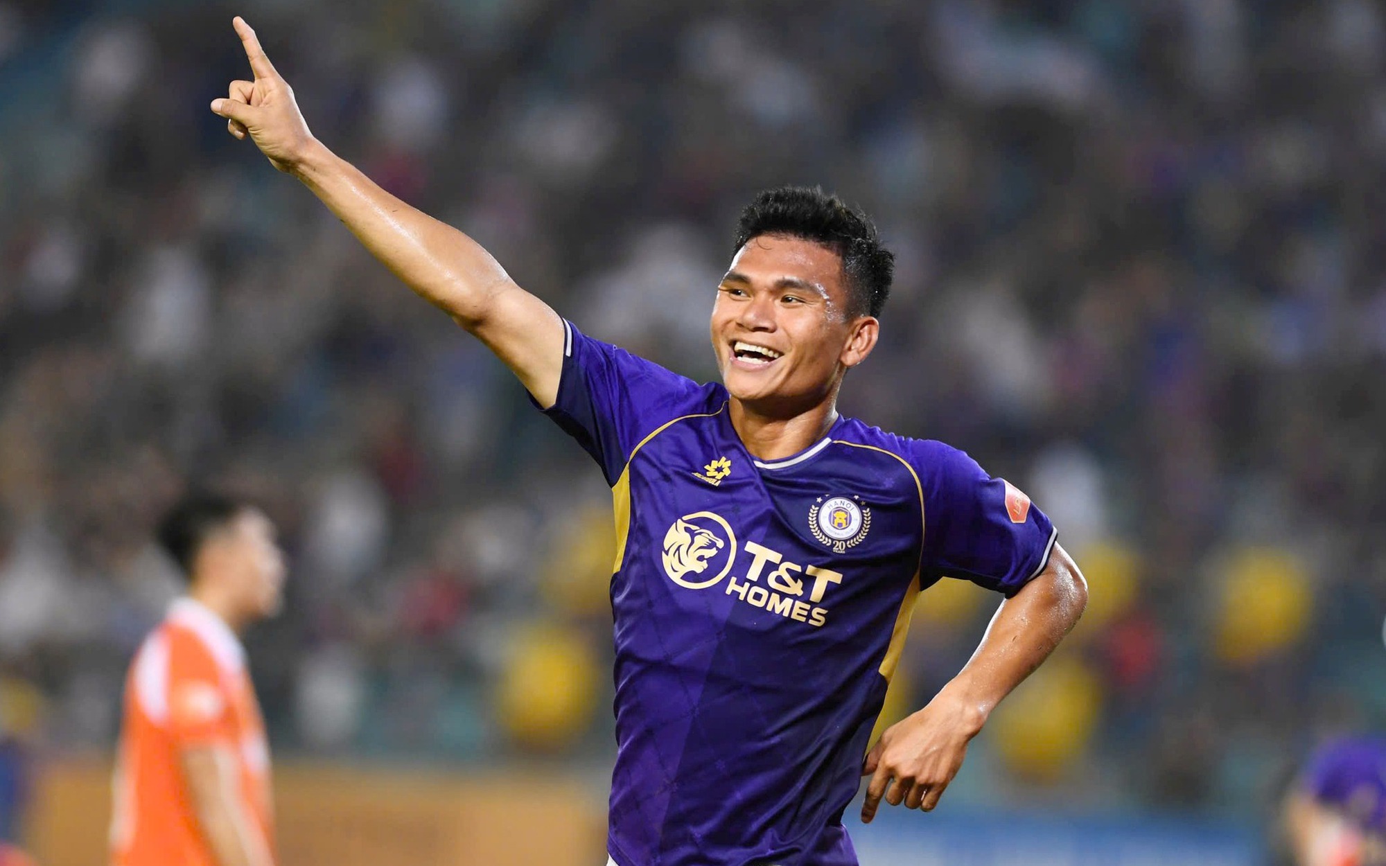 Xuân Mạnh tỏa sáng, Hà Nội FC lọt tốp 3 V-League