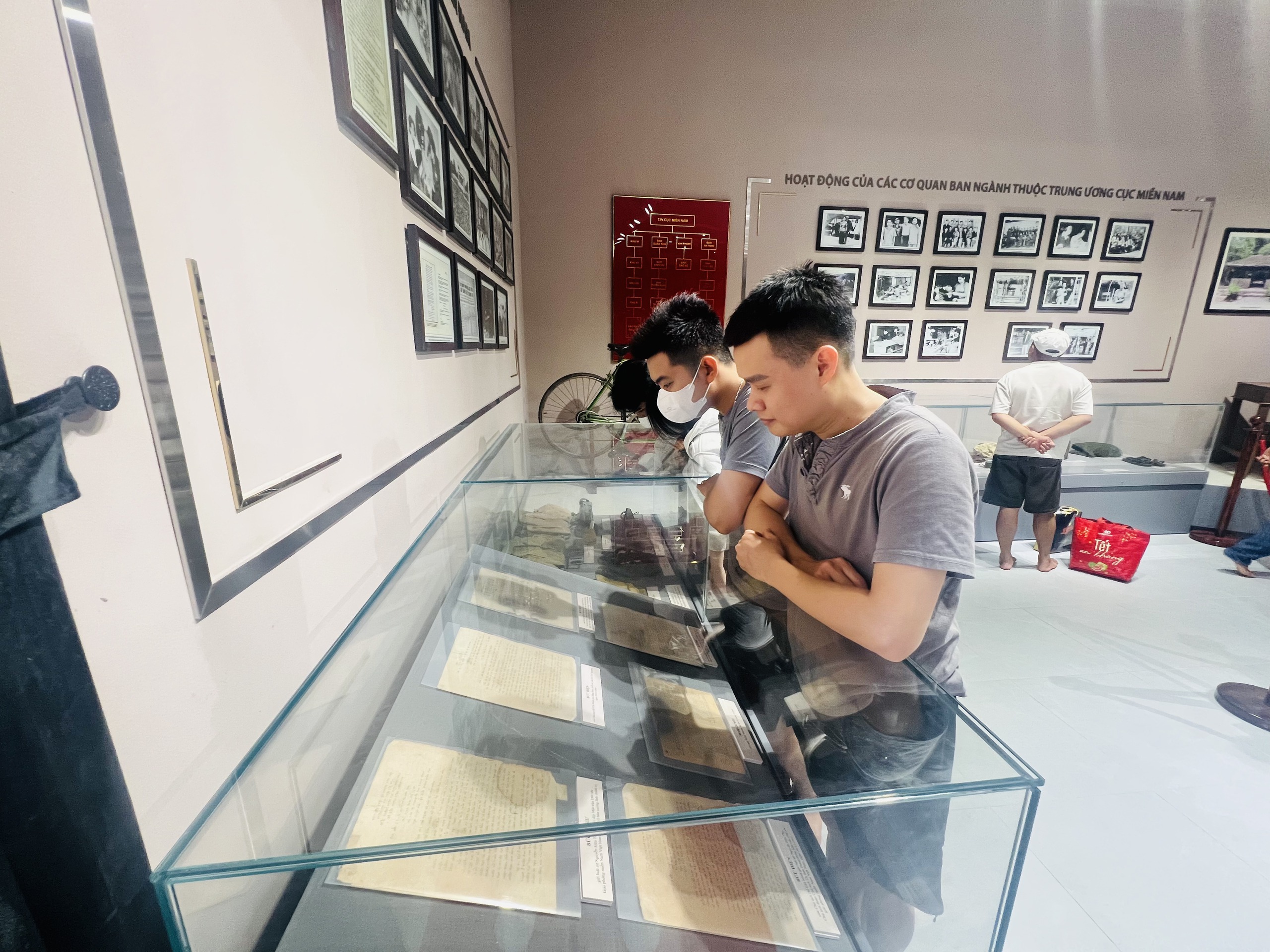 Tây Ninh đón hơn 300.000 lượt khách dịp lễ, Núi Bà Đen tiếp tục “hút khách” - Ảnh 4.