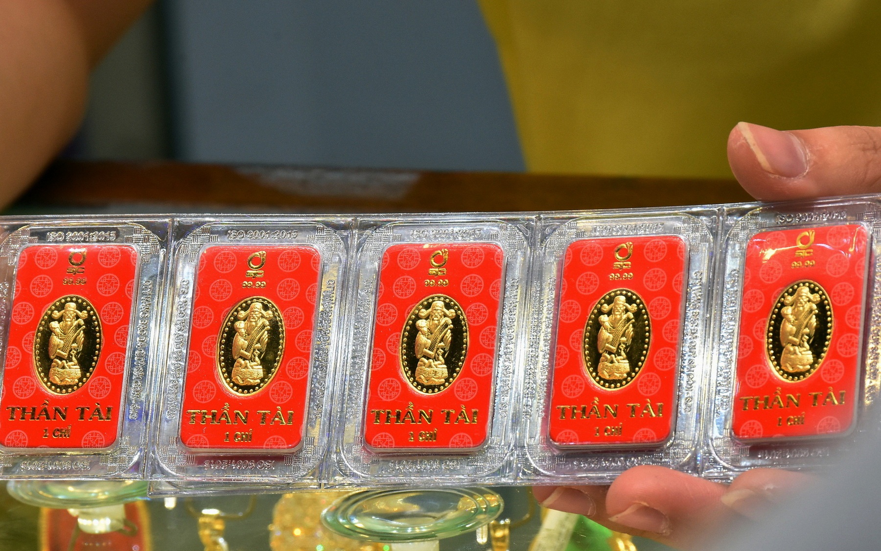 Giá vàng hôm nay, 2-5: Đảo chiều đi xuống