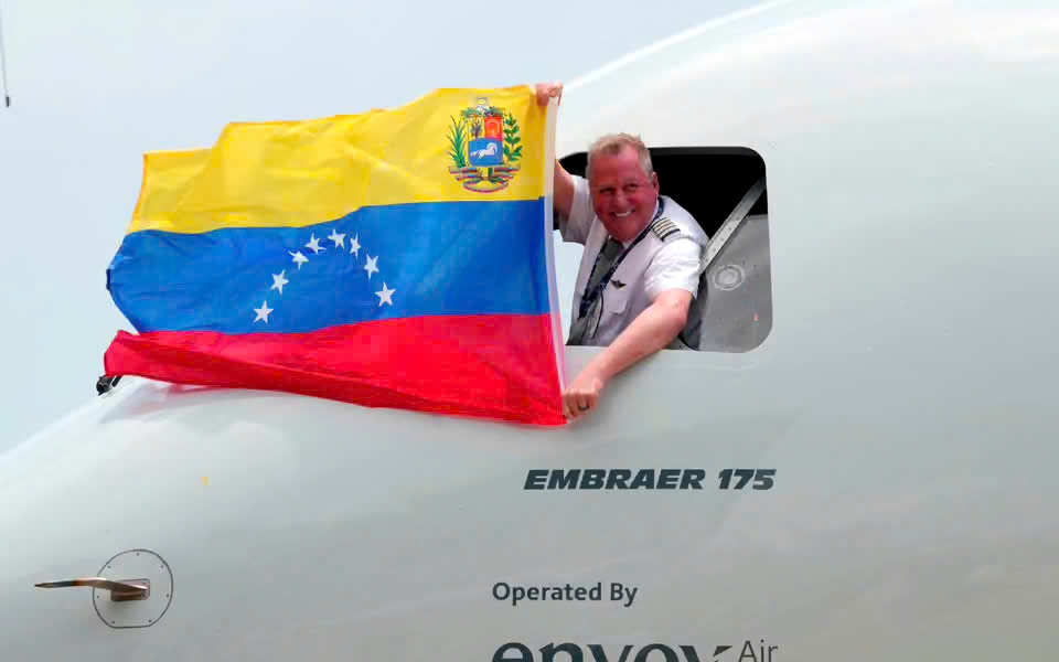 Quan chức Mỹ bay tuyến bay thẳng tới Venezuela sau hơn 7 năm